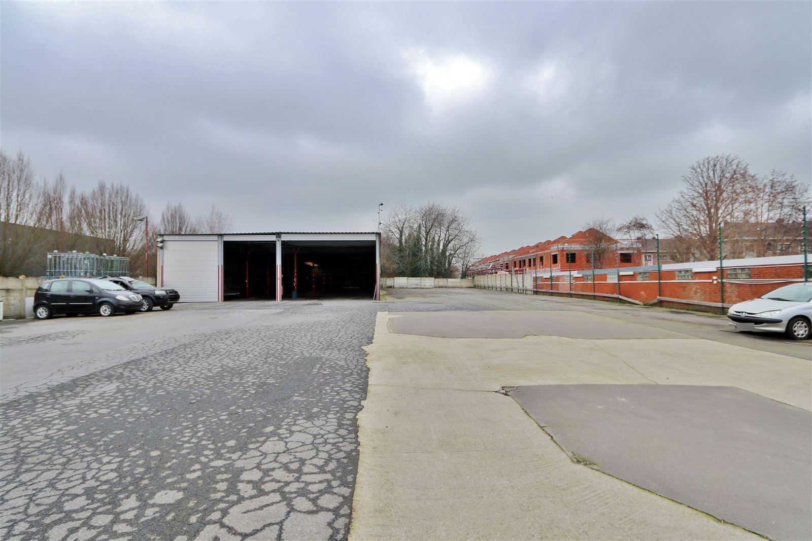 FOTO’S 8 : Garage te 1600 SINT-PIETERS-LEEUW (België) - Prijs In optie