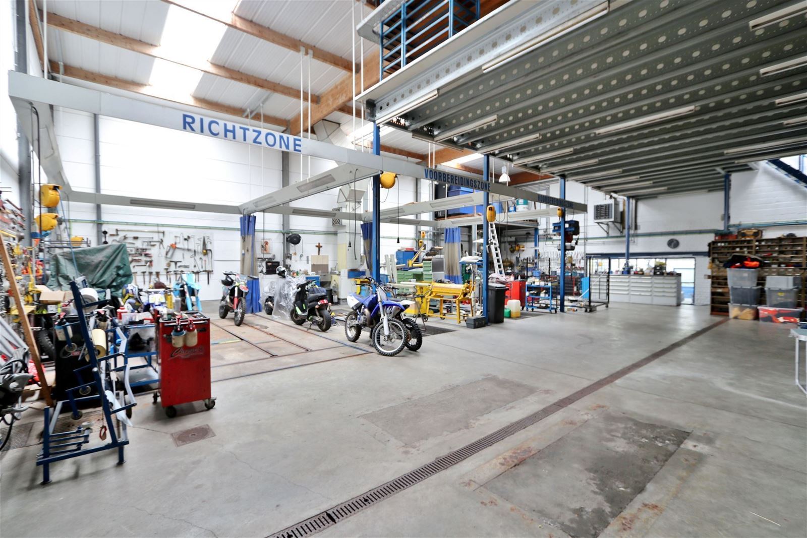 FOTO’S 5 : Garage te 1600 SINT-PIETERS-LEEUW (België) - Prijs In optie