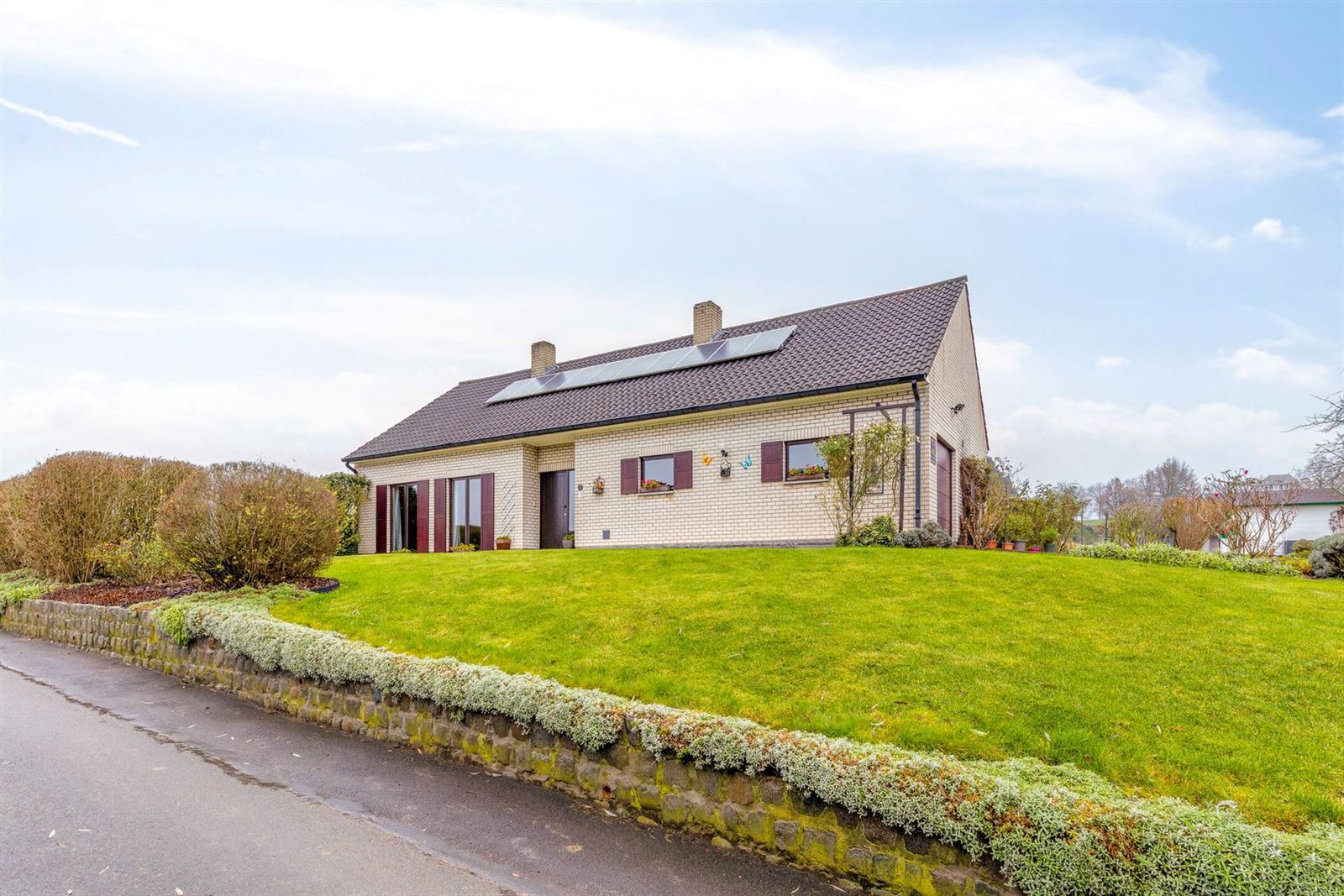 bungalow-woning-op-unieke-locatie-te-koop-te-gooik-1755