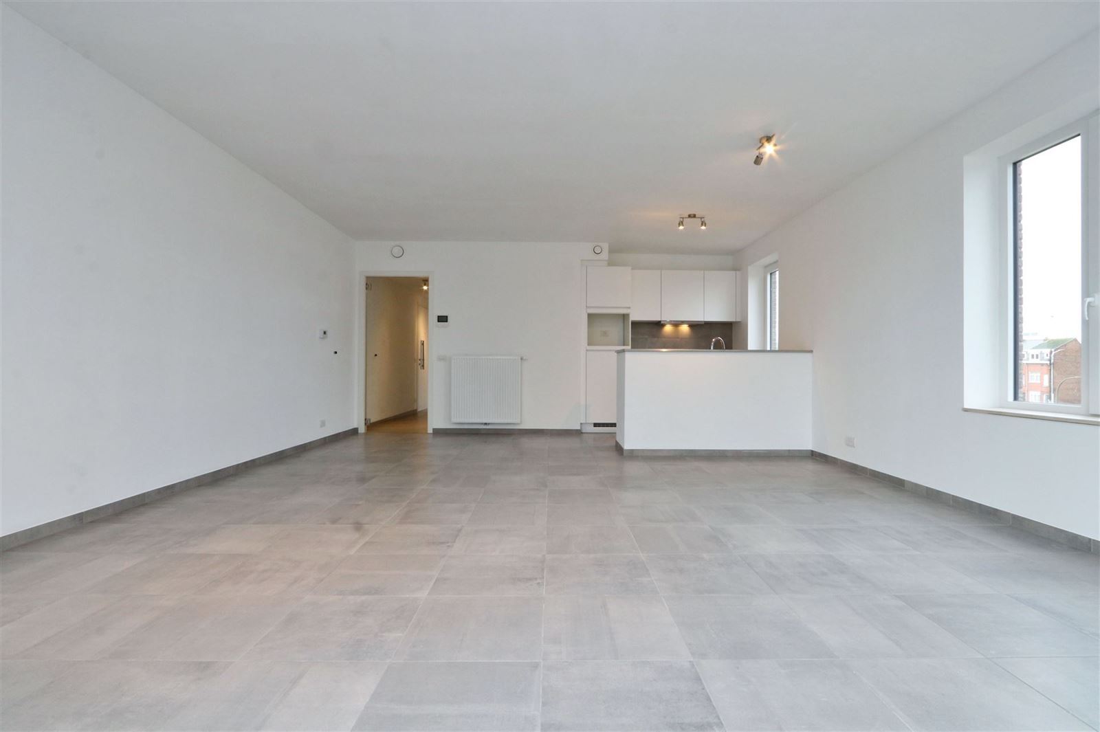 Appartement sur la (2ème E.) avec 1 chambre et emplacement souterrain