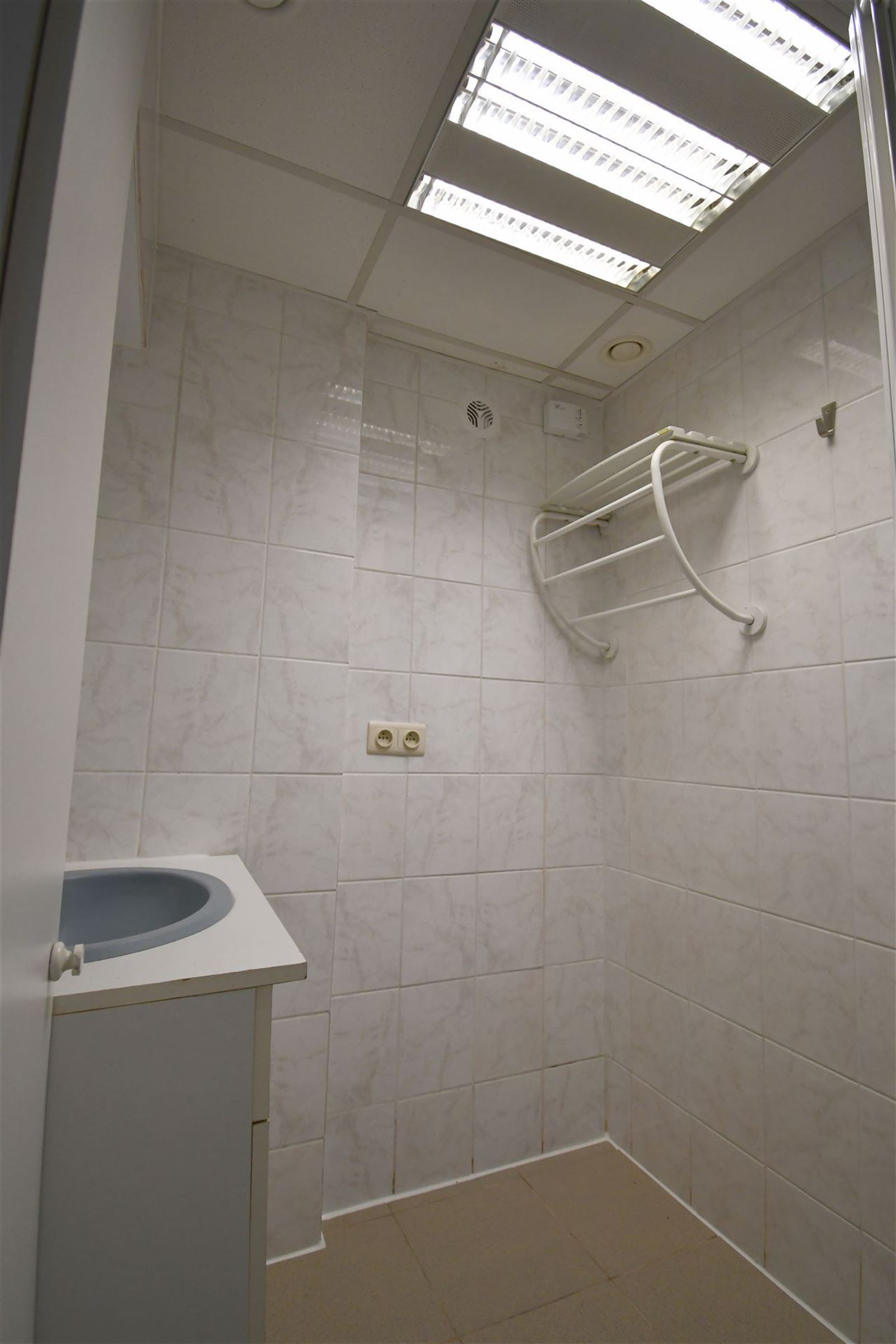 PHOTOS 9 : Maison à 1750 SINT-KWINTENS-LENNIK (Belgique) - Prix 800 €