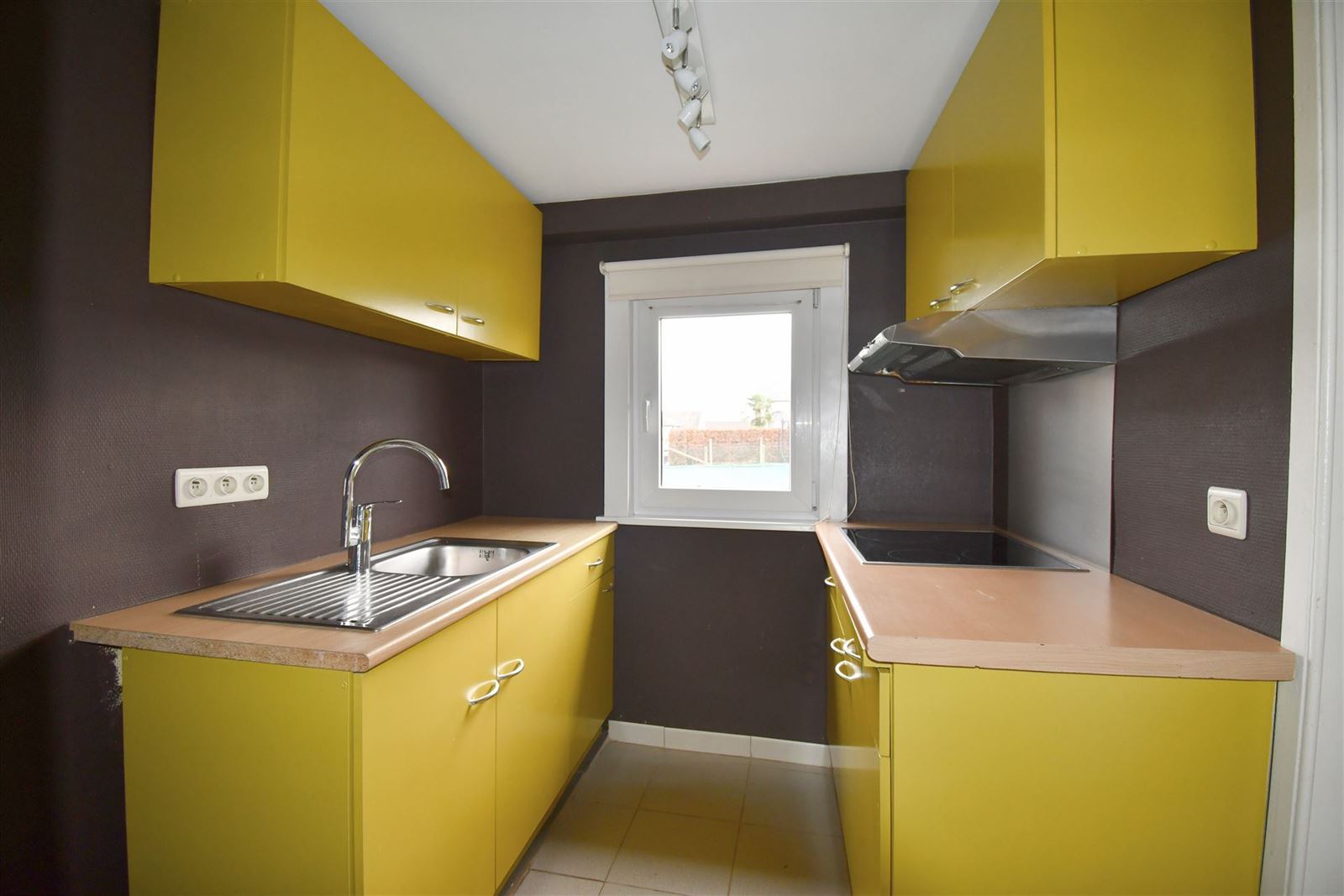 PHOTOS 8 : Maison à 1750 SINT-KWINTENS-LENNIK (Belgique) - Prix 800 €