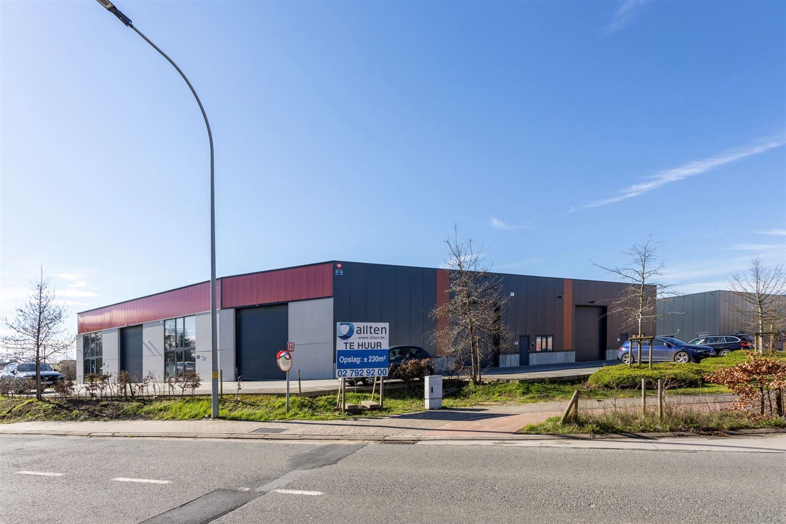 FOTO’S 5 : Bedrijfsgebouw te 1600 SINT-PIETERS-LEEUW (België) - Prijs € 625.000