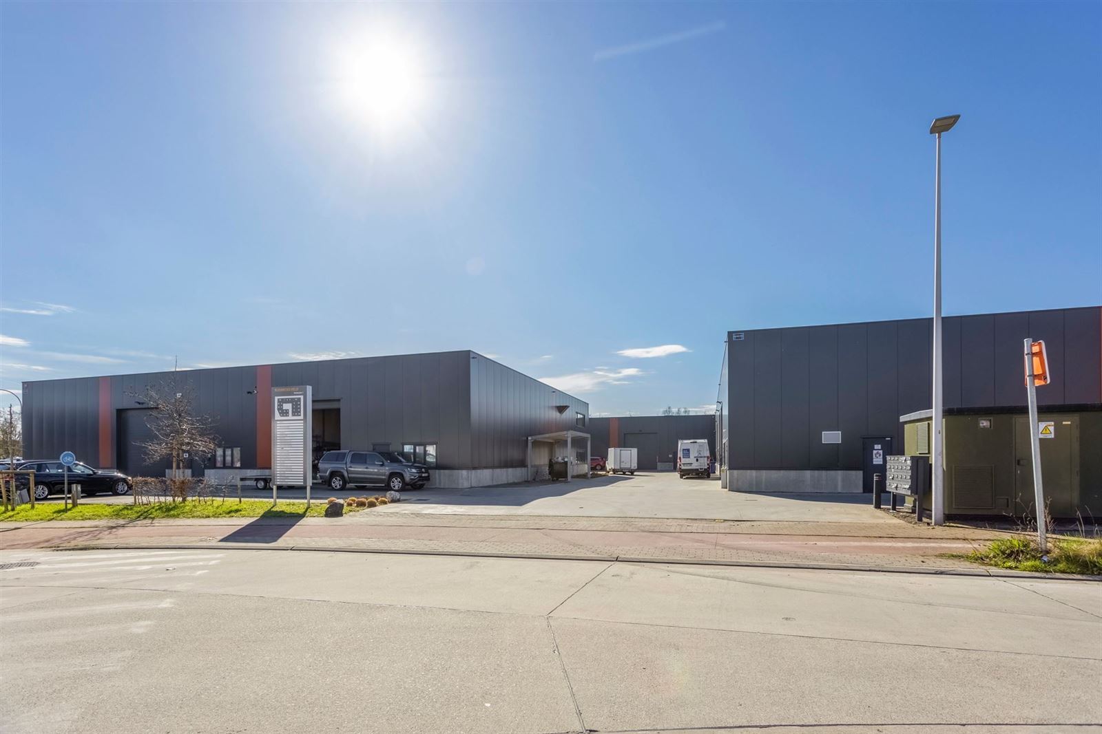 PHOTOS 4 : Immeuble industriel à 1600 SINT-PIETERS-LEEUW (Belgique) - Prix 625.000 €