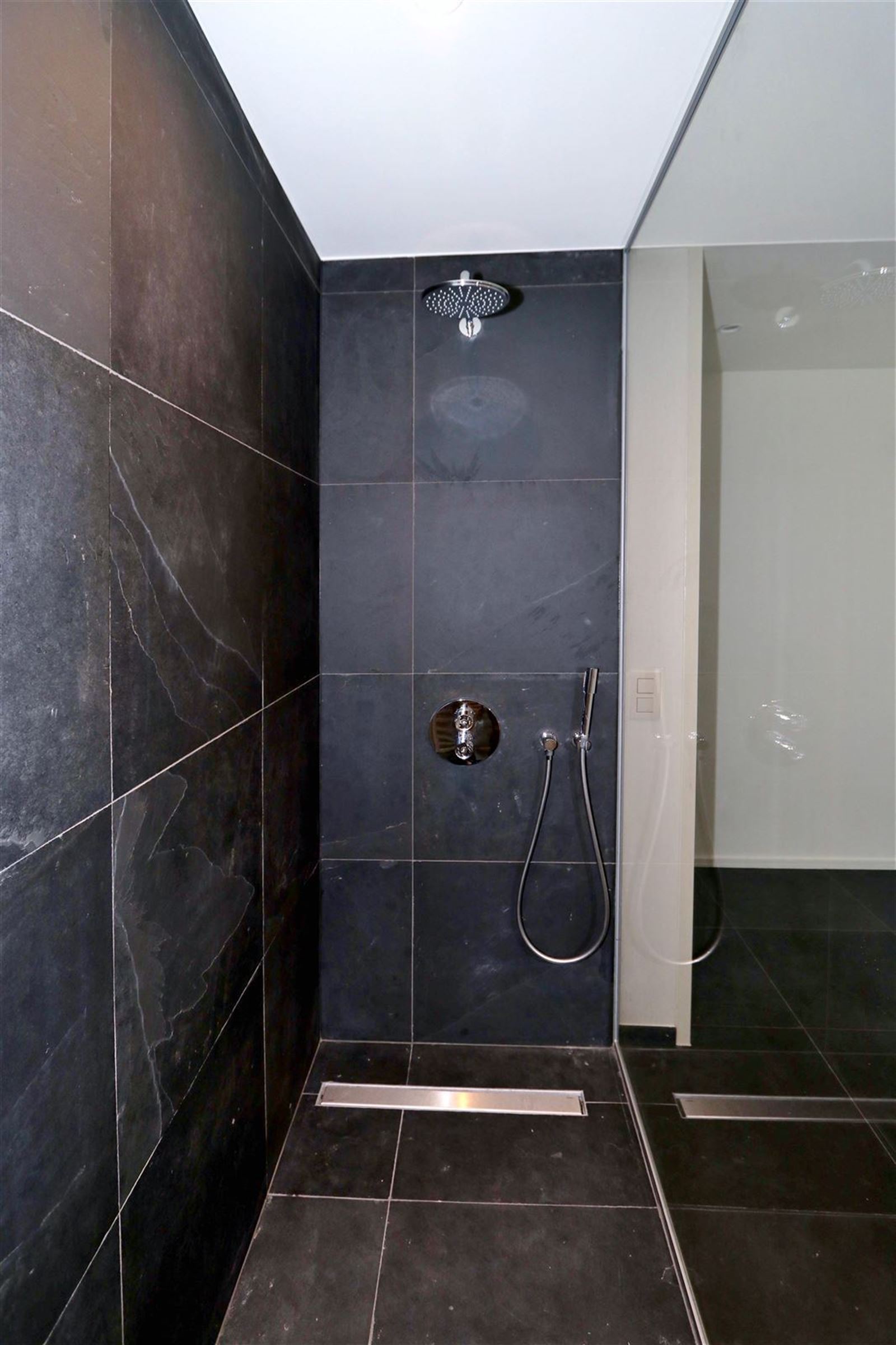 FOTO’S 14 : Duplex te 1653 DWORP (België) - Prijs € 860