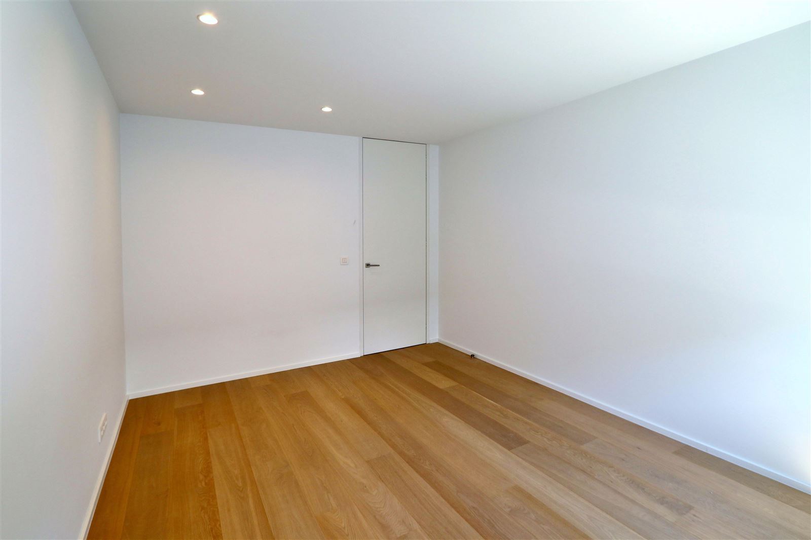 FOTO’S 17 : Duplex te 1653 DWORP (België) - Prijs € 860