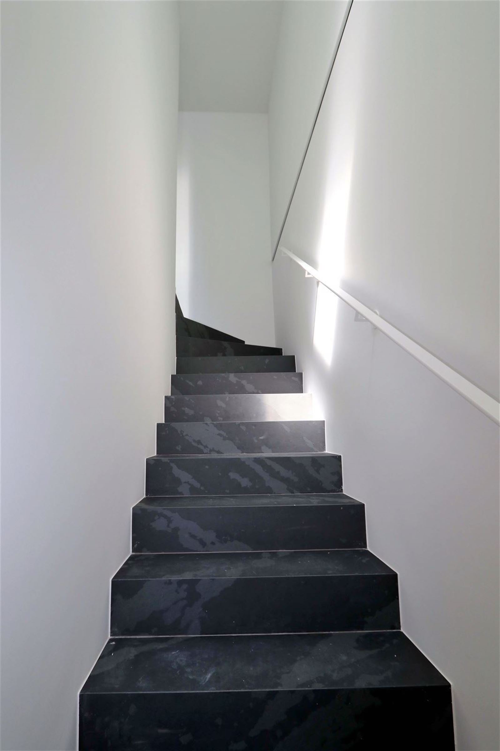 FOTO’S 4 : Duplex te 1653 DWORP (België) - Prijs € 860