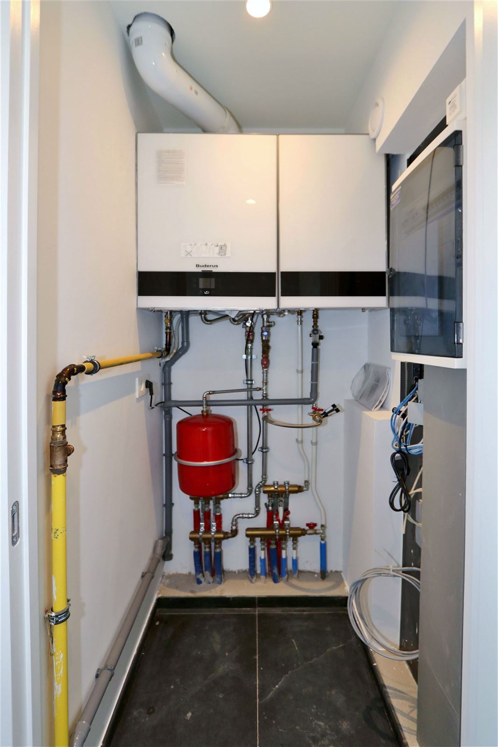 FOTO’S 11 : Duplex te 1653 DWORP (België) - Prijs € 860