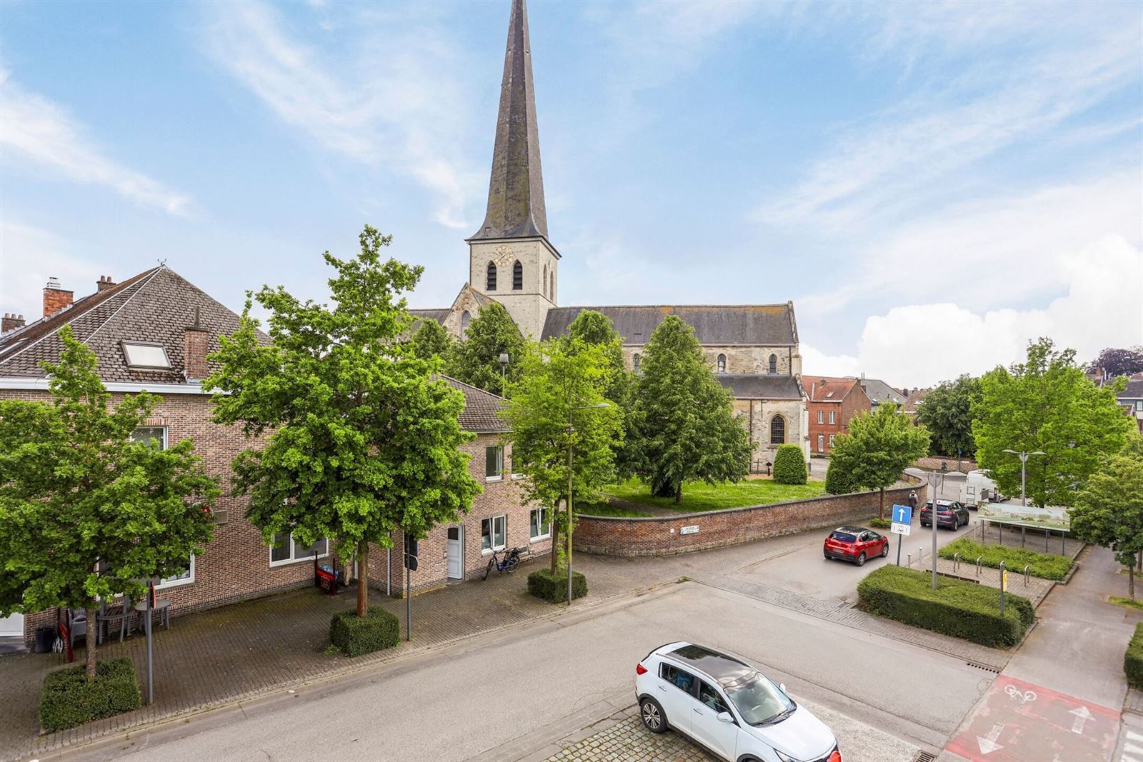 PHOTOS 1 : Bien de rapport à 1750 SINT-KWINTENS-LENNIK (Belgique) - Prix OPTION