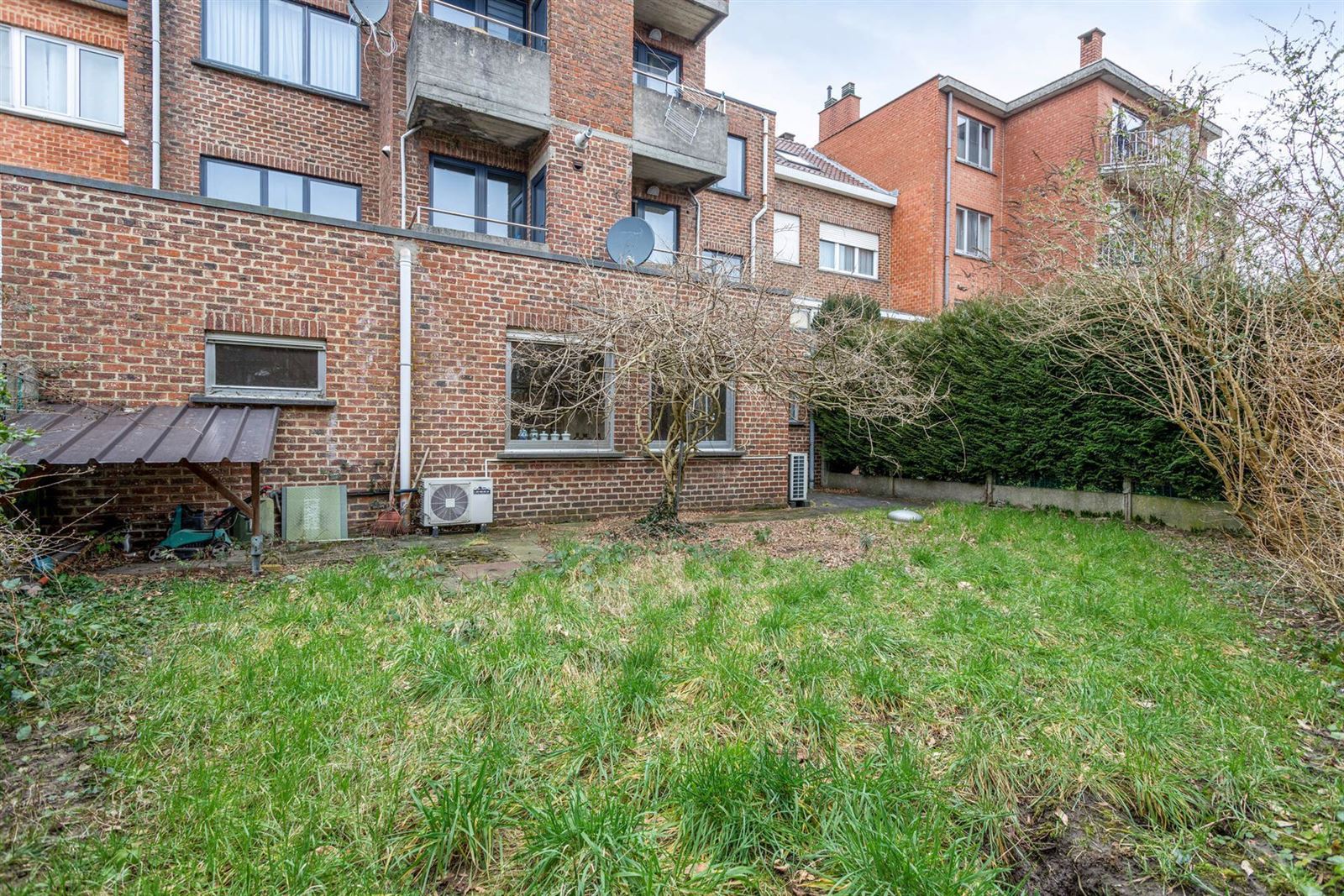 FOTO’S 3 : Handelspand te 1600 SINT-PIETERS-LEEUW (België) - Prijs € 264.000