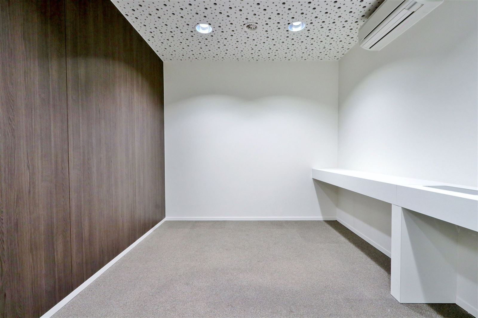 PHOTOS 12 : Bureaux à 1650 BEERSEL (Belgique) - Prix 2.200 €