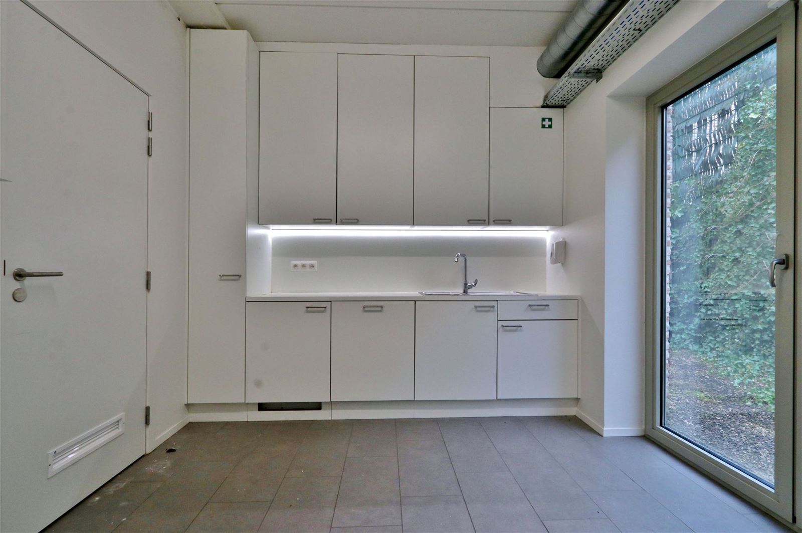 PHOTOS 9 : Bureaux à 1650 BEERSEL (Belgique) - Prix 2.200 €