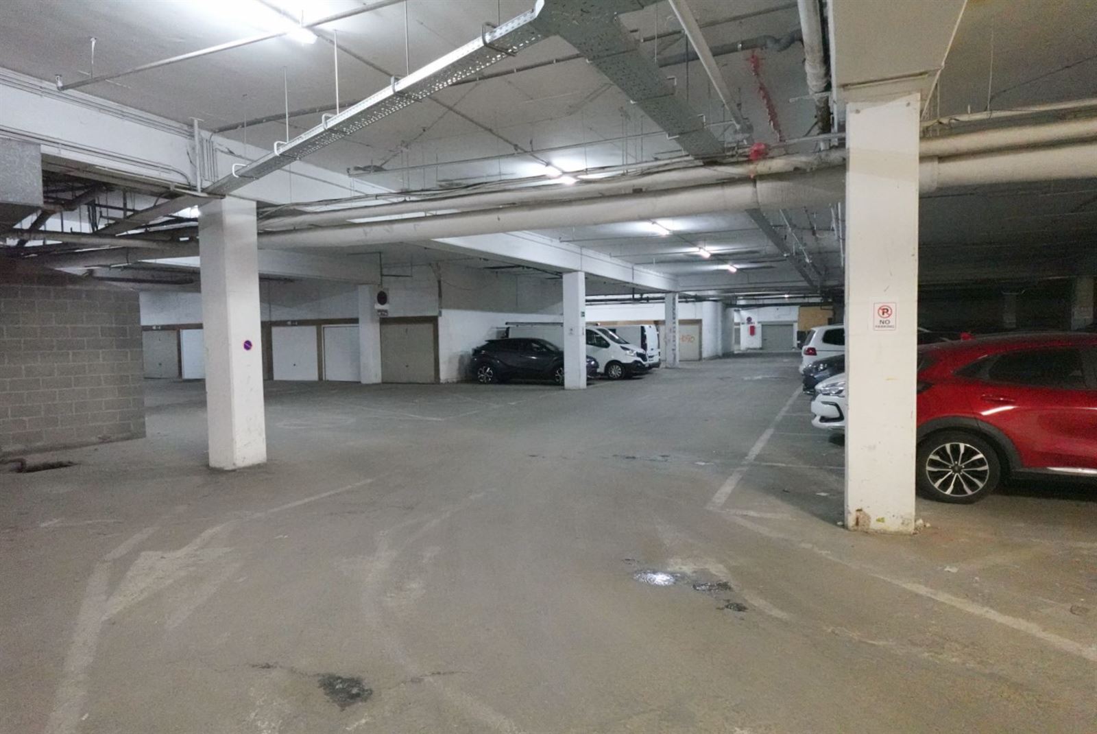 FOTO’S 4 : Garage te 1070 ANDERLECHT (België) - Prijs € 255.000