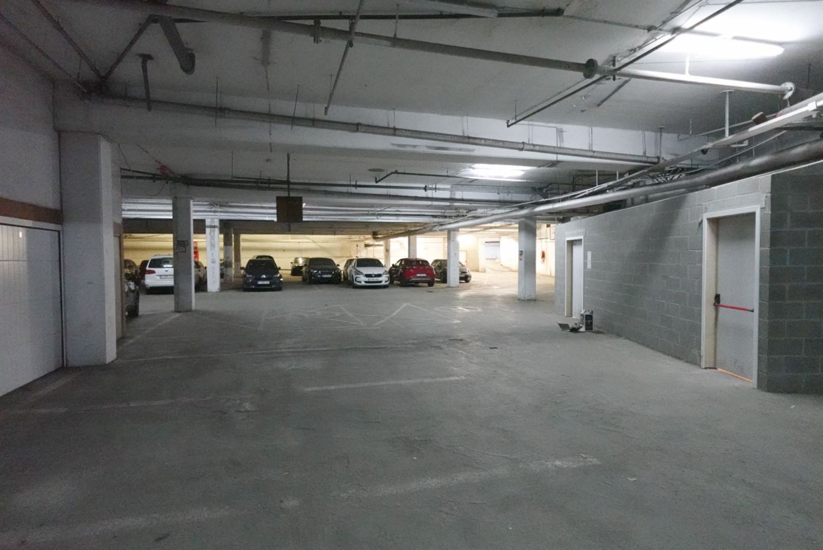 FOTO’S 7 : Garage te 1070 ANDERLECHT (België) - Prijs € 255.000