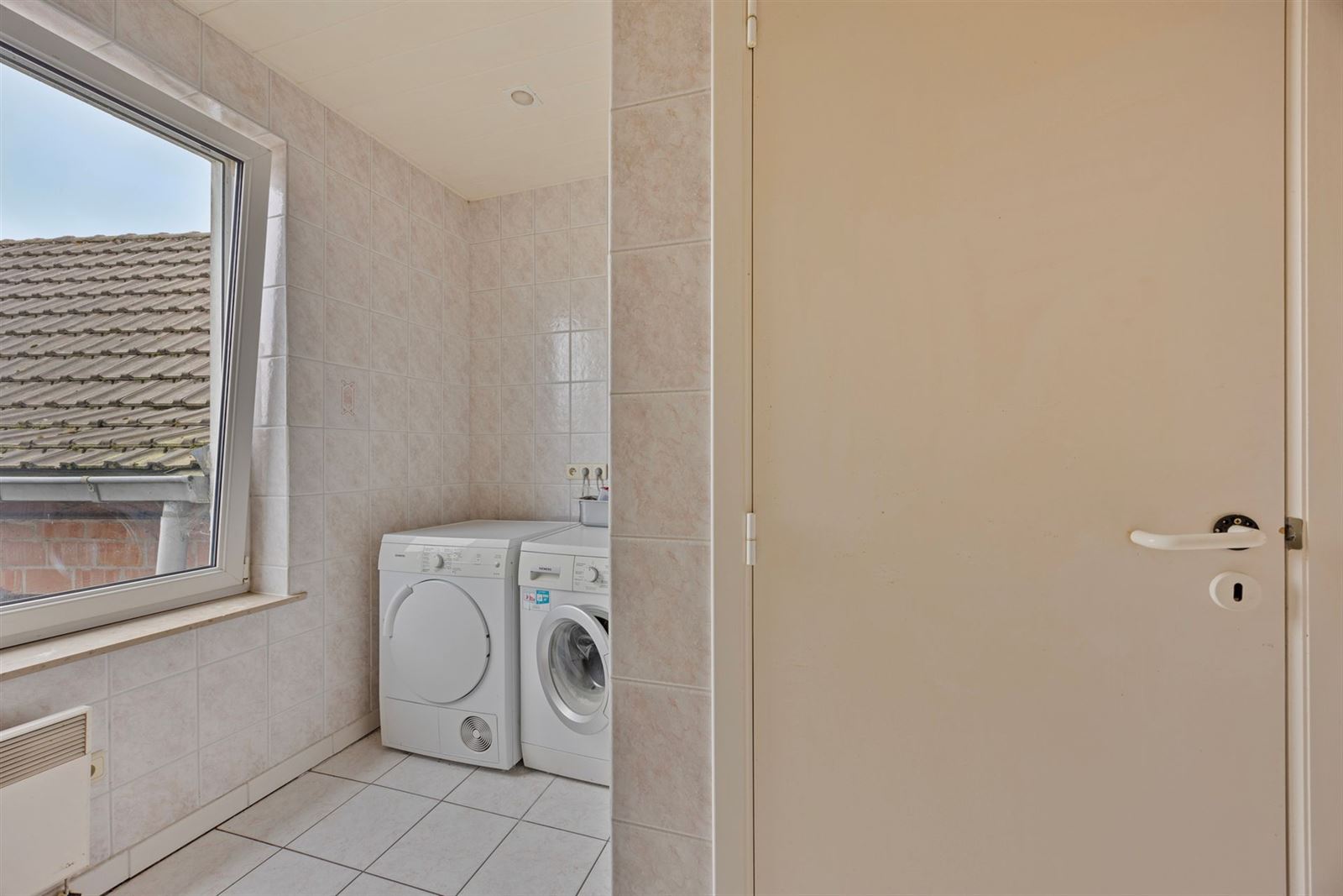 PHOTOS 9 : Appartement à 1750 SINT-KWINTENS-LENNIK (Belgique) - Prix OPTION