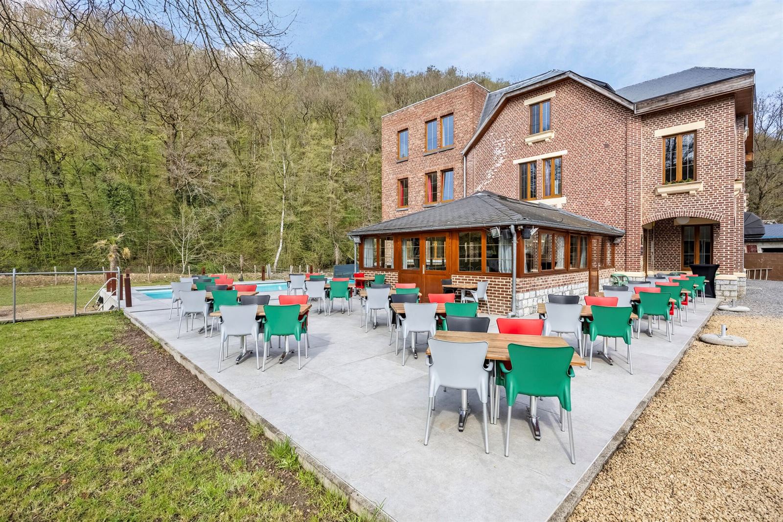 FOTO’S 48 : Opbrengstwoning te 6940 DURBUY (België) - Prijs Prijs op aanvraag
