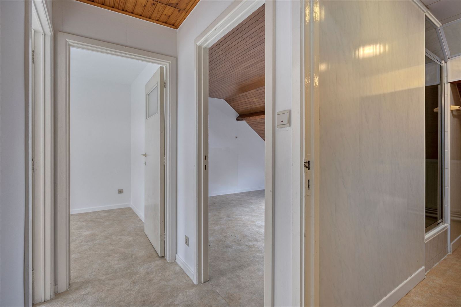 FOTO’S 16 : Gemengd gebouw te 1600 SINT-PIETERS-LEEUW (België) - Prijs € 335.000