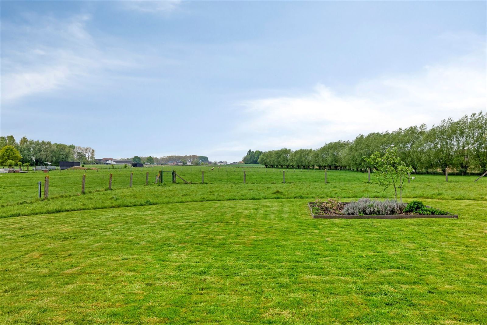 FOTO’S 26 : Woning te 1750 SINT-MARTENS-LENNIK (België) - Prijs € 699.000