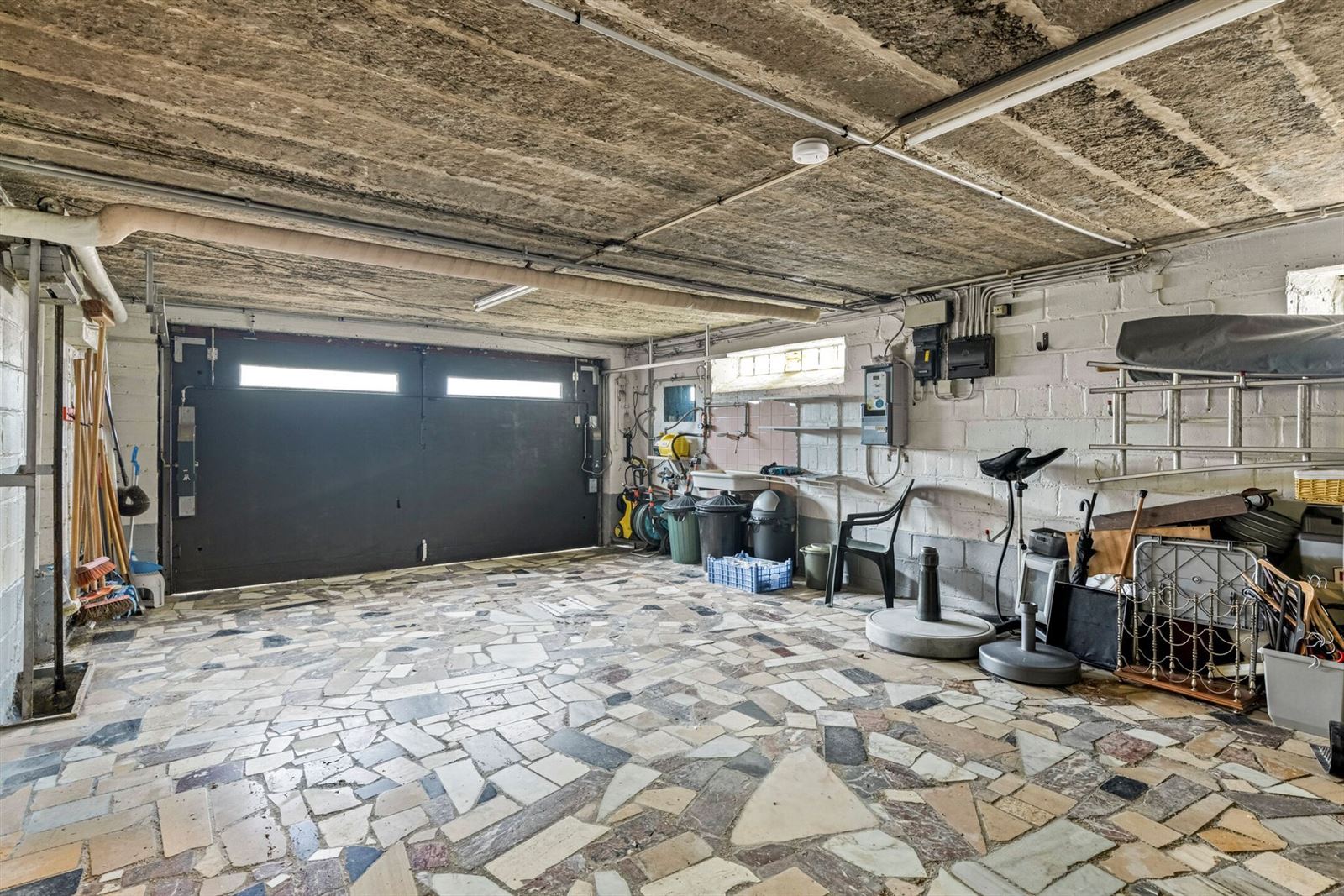 FOTO’S 24 : Woning te 1750 SINT-MARTENS-LENNIK (België) - Prijs € 699.000