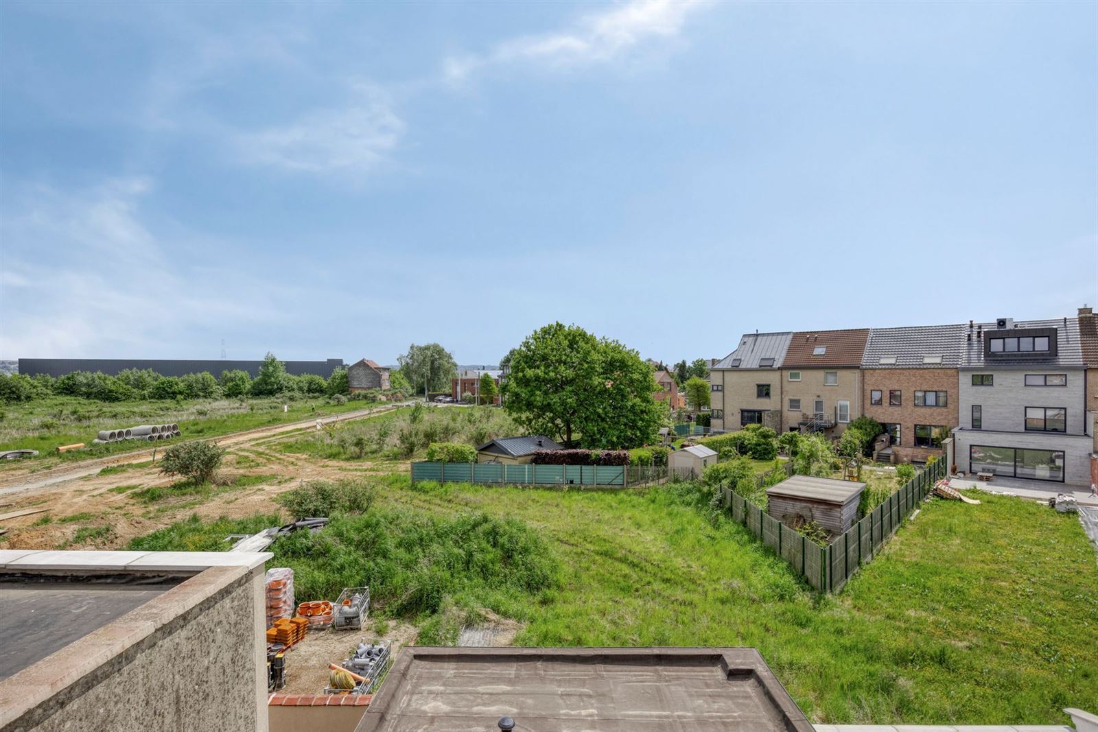 FOTO’S 24 : Gemengd gebouw te 1600 SINT-PIETERS-LEEUW (België) - Prijs € 335.000