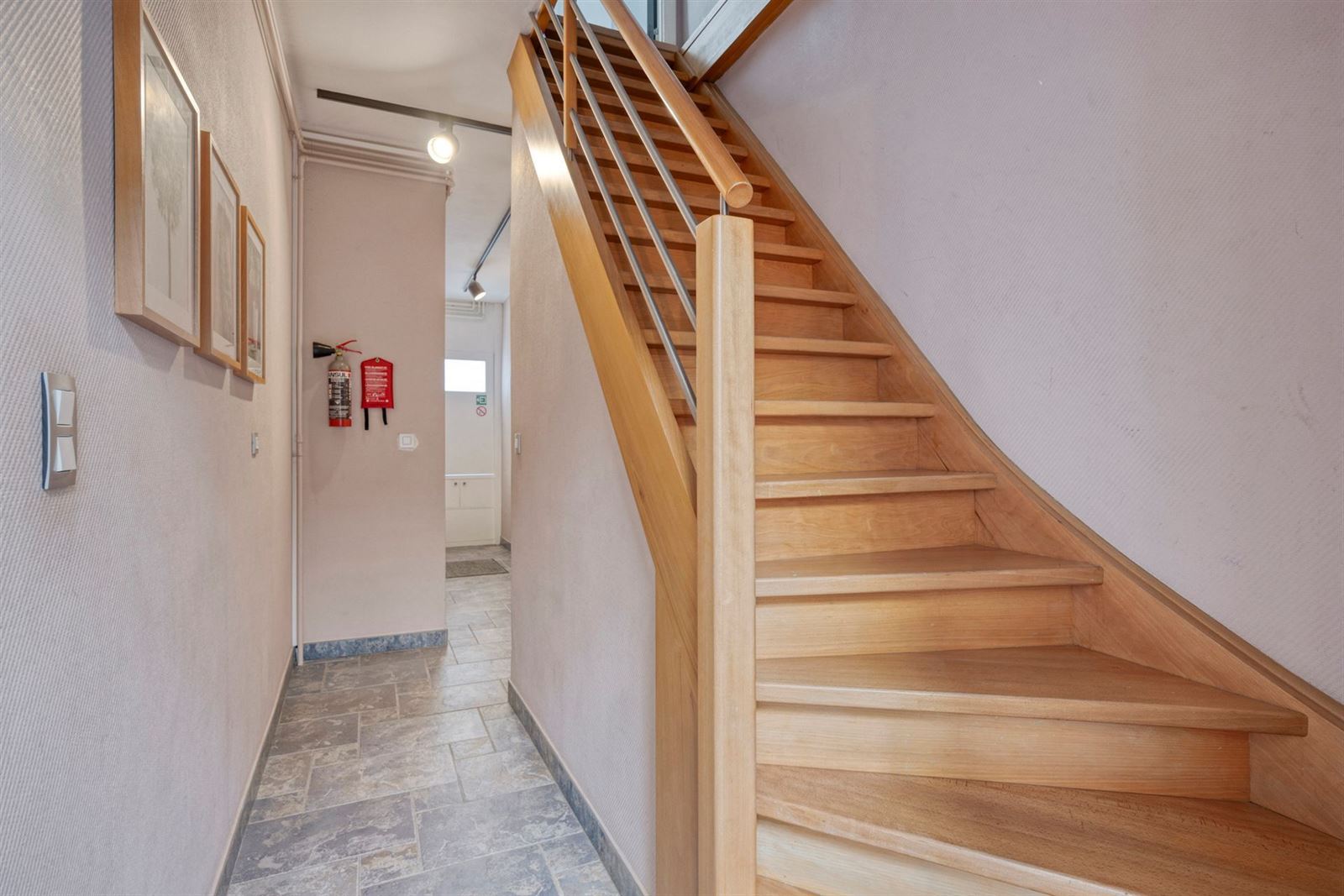 FOTO’S 12 : Gemengd gebouw te 1600 SINT-PIETERS-LEEUW (België) - Prijs € 335.000