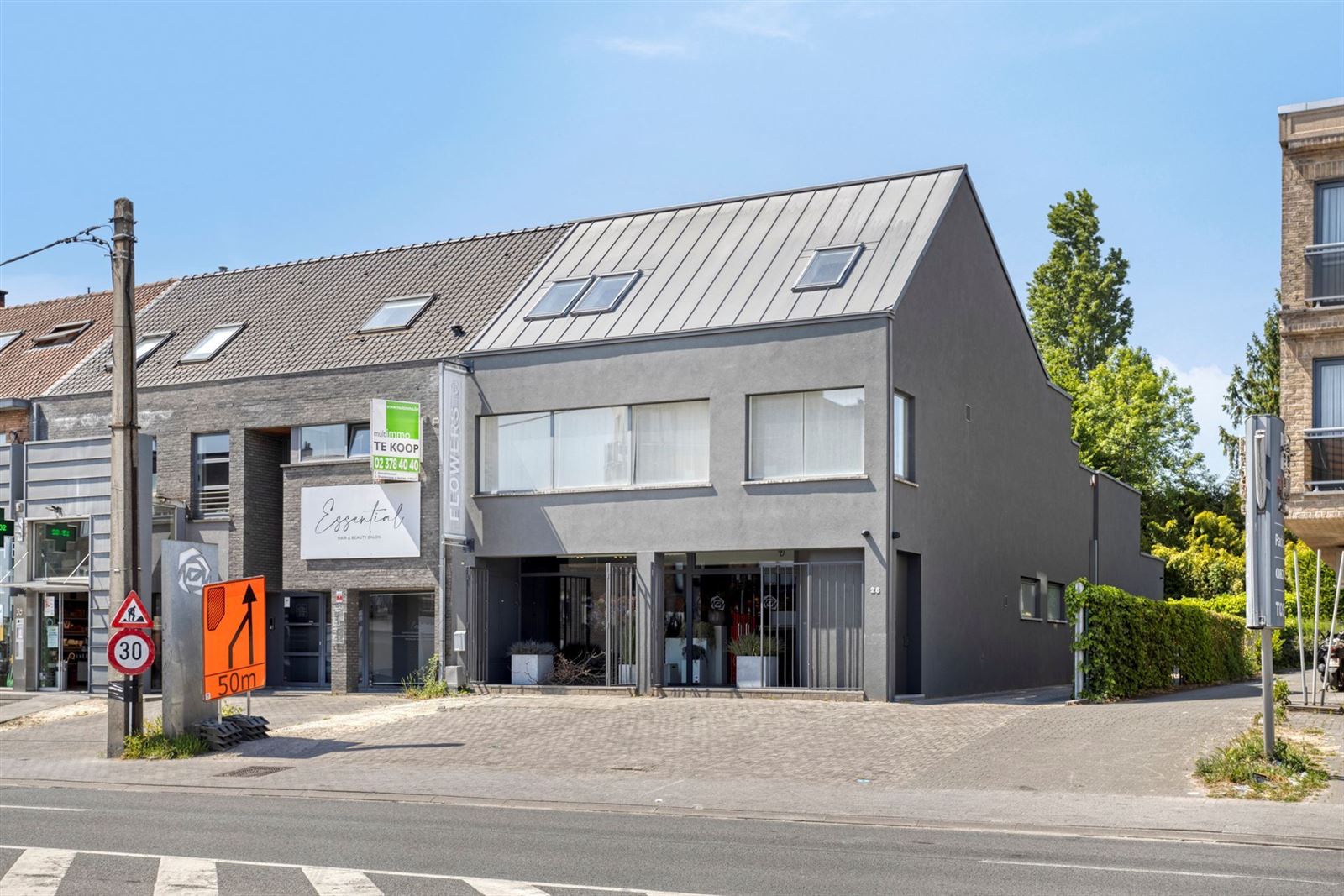 FOTO’S 1 : Gebouw voor gemengd gebruik te 1600 SINT-PIETERS-LEEUW (België) - Prijs € 880.000