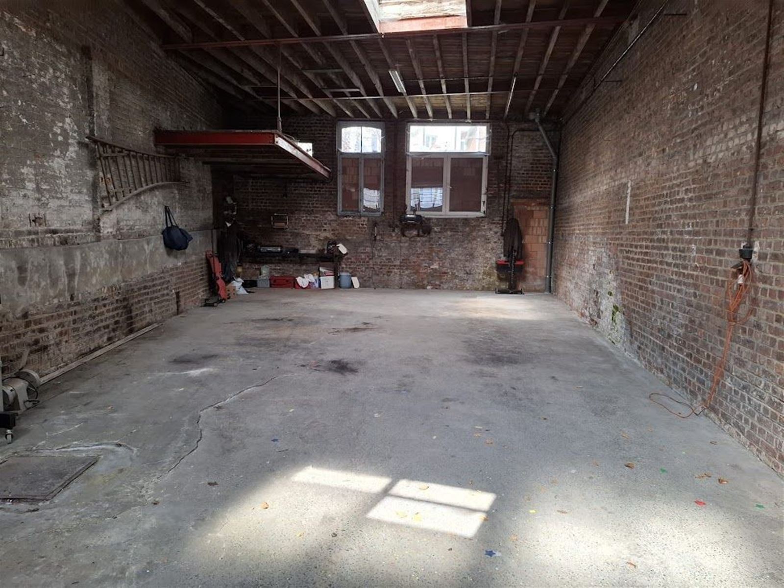 FOTO’S 3 : Magazijn zonder bureel te 1500 HALLE (België) - Prijs € 550