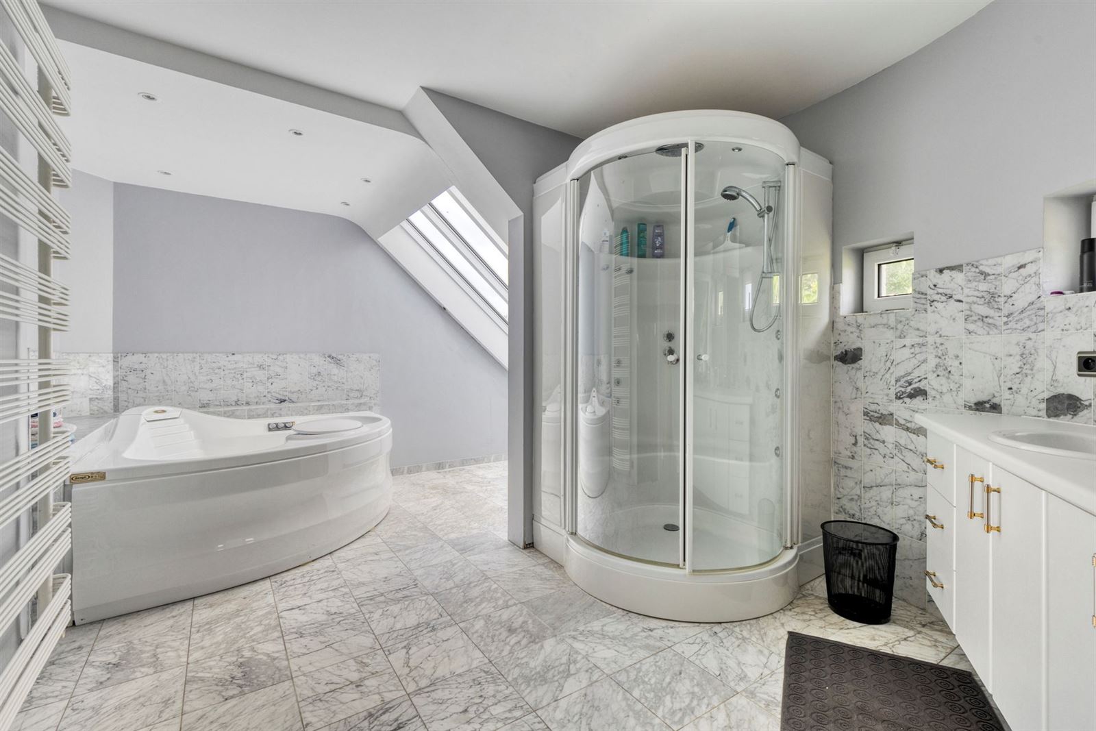 FOTO’S 24 : Woning te 1790 HEKELGEM (België) - Prijs € 2.250