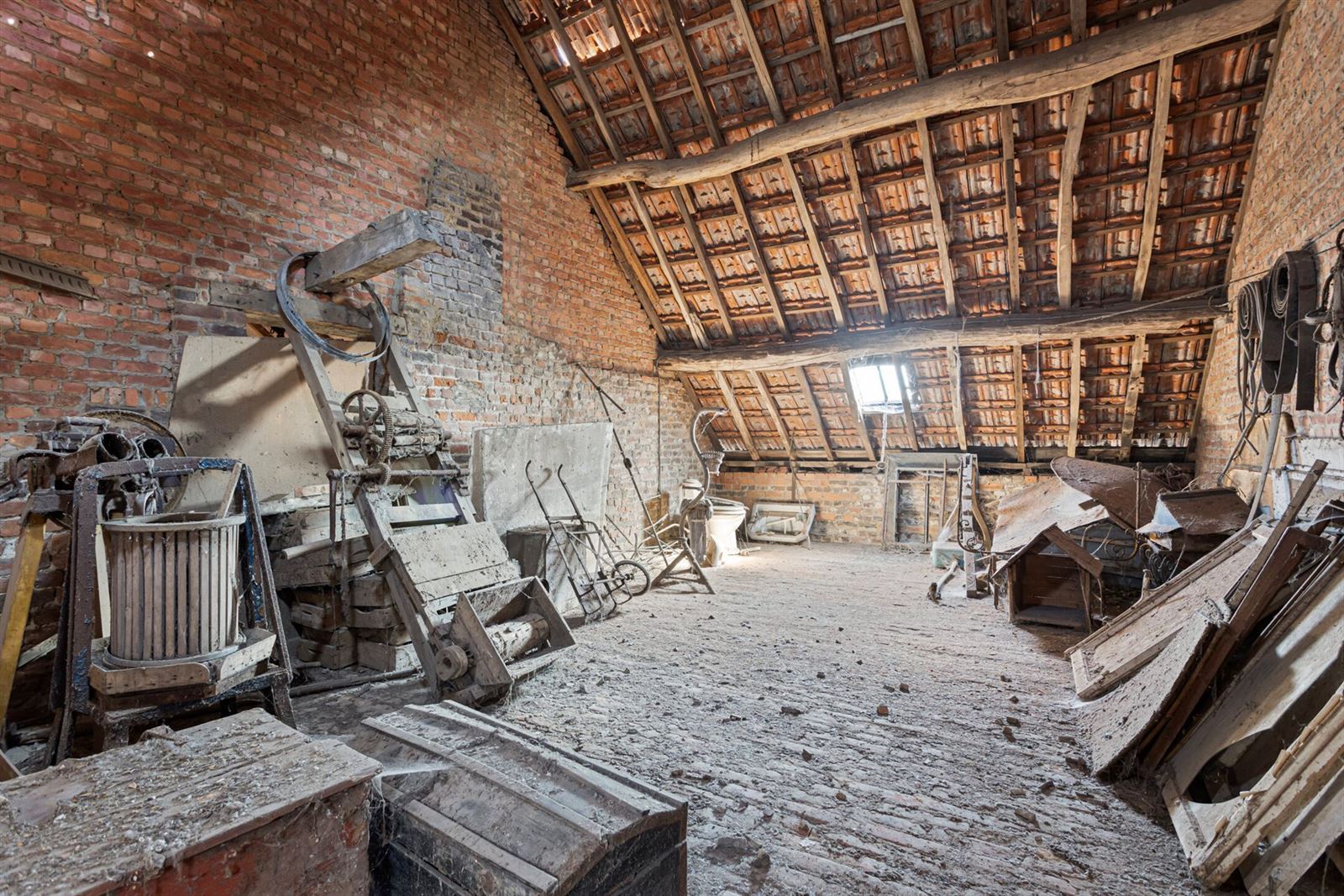 FOTO’S 18 : Gemengd gebouw te 1674 BELLINGEN (België) - Prijs € 799.000