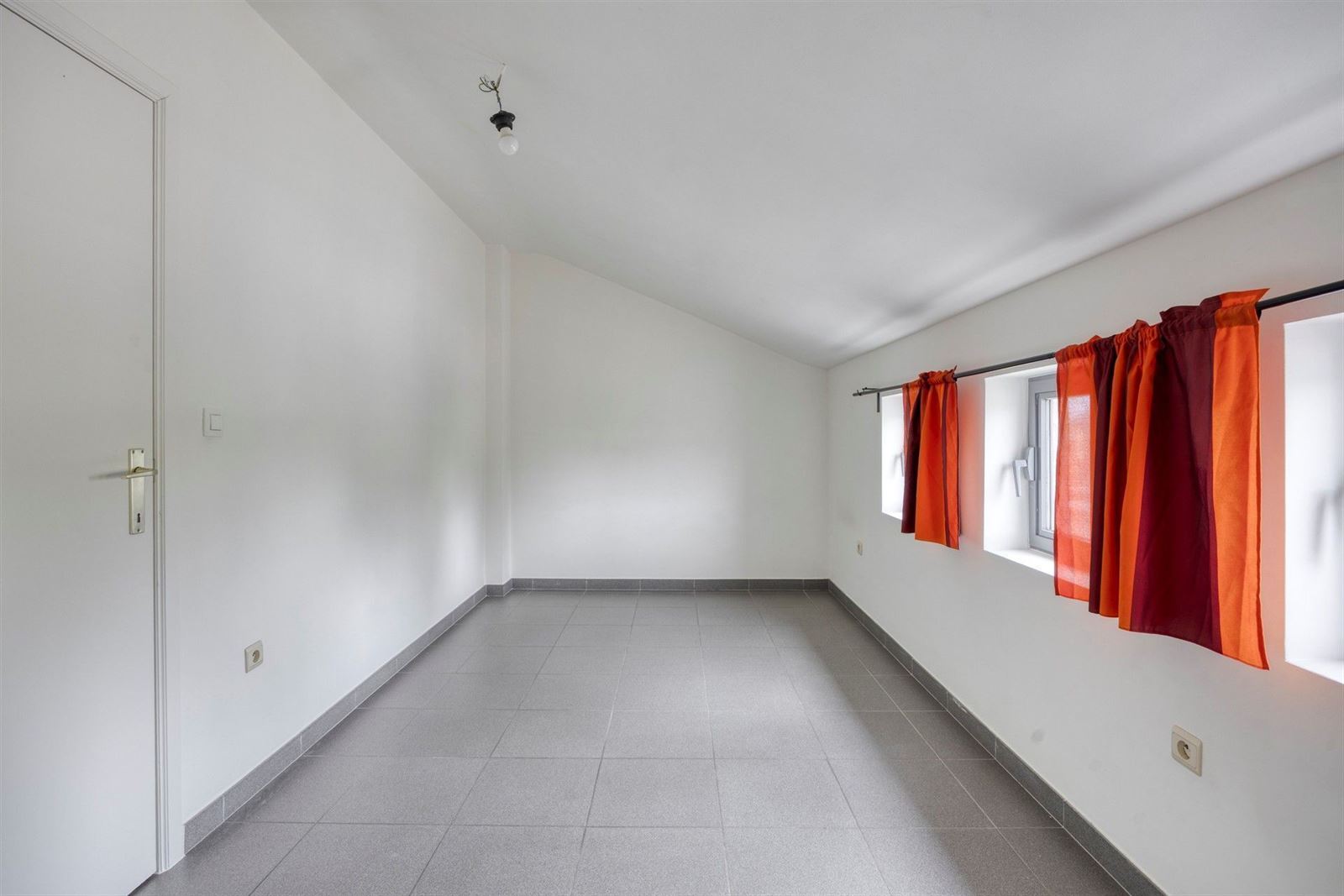 FOTO’S 16 : Appartement te 1600 SINT-PIETERS-LEEUW (België) - Prijs In optie