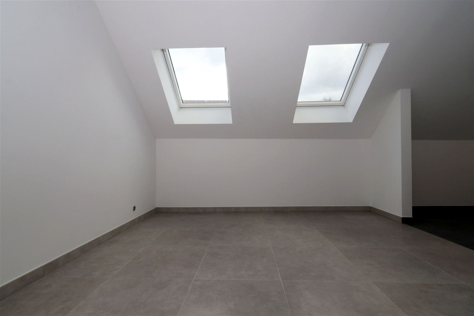 FOTO’S 12 : Duplex te 1640 SINT-GENESIUS-RODE (België) - Prijs € 1.650