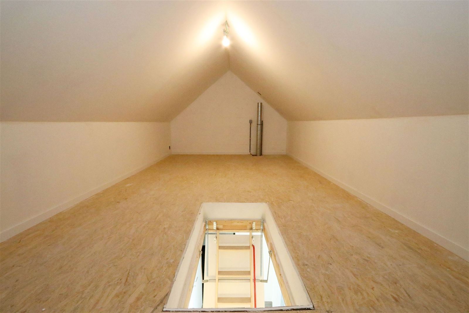 FOTO’S 15 : Duplex te 1640 SINT-GENESIUS-RODE (België) - Prijs € 1.650