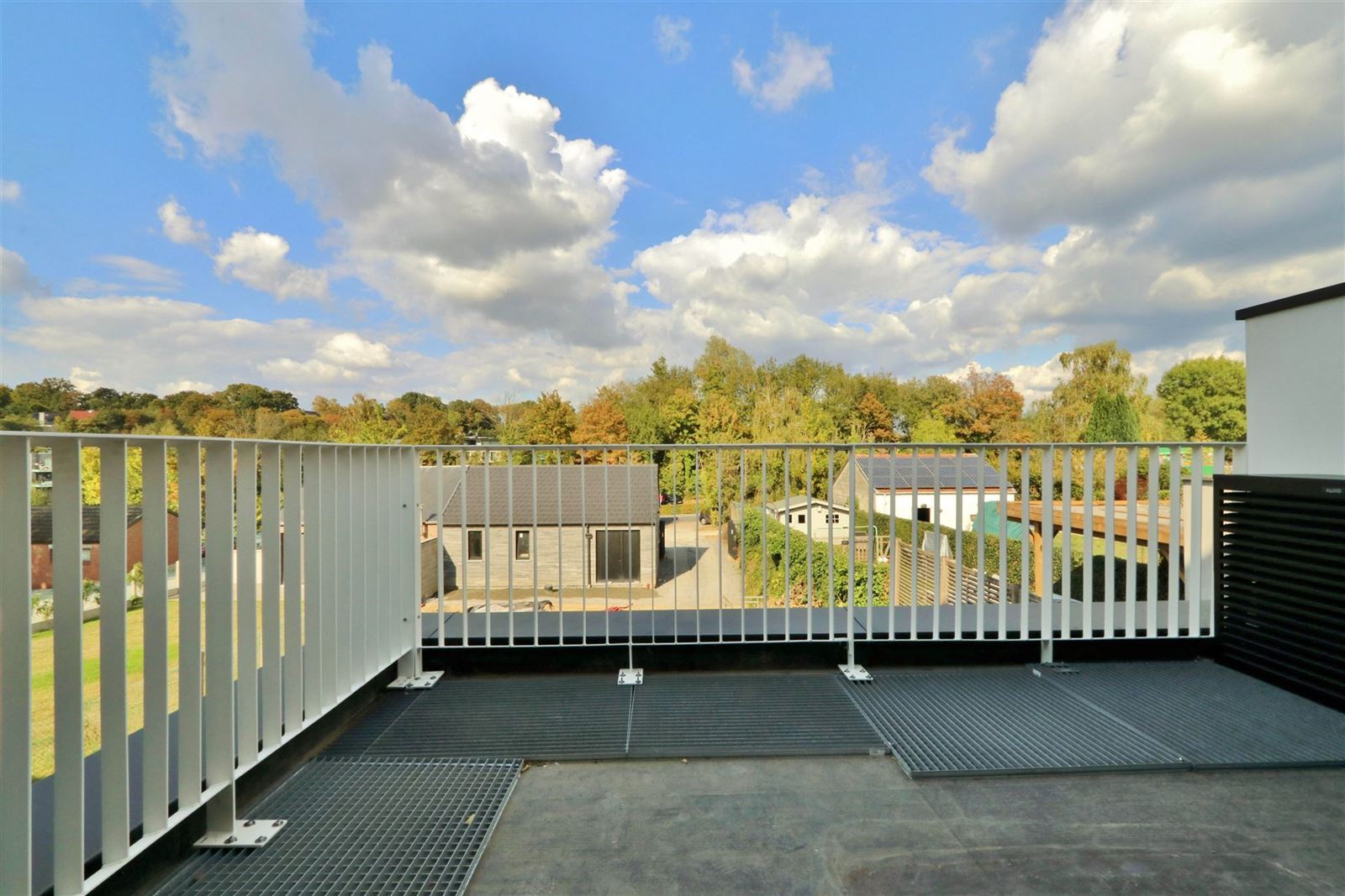 FOTO’S 8 : Duplex te 1640 SINT-GENESIUS-RODE (België) - Prijs € 1.650