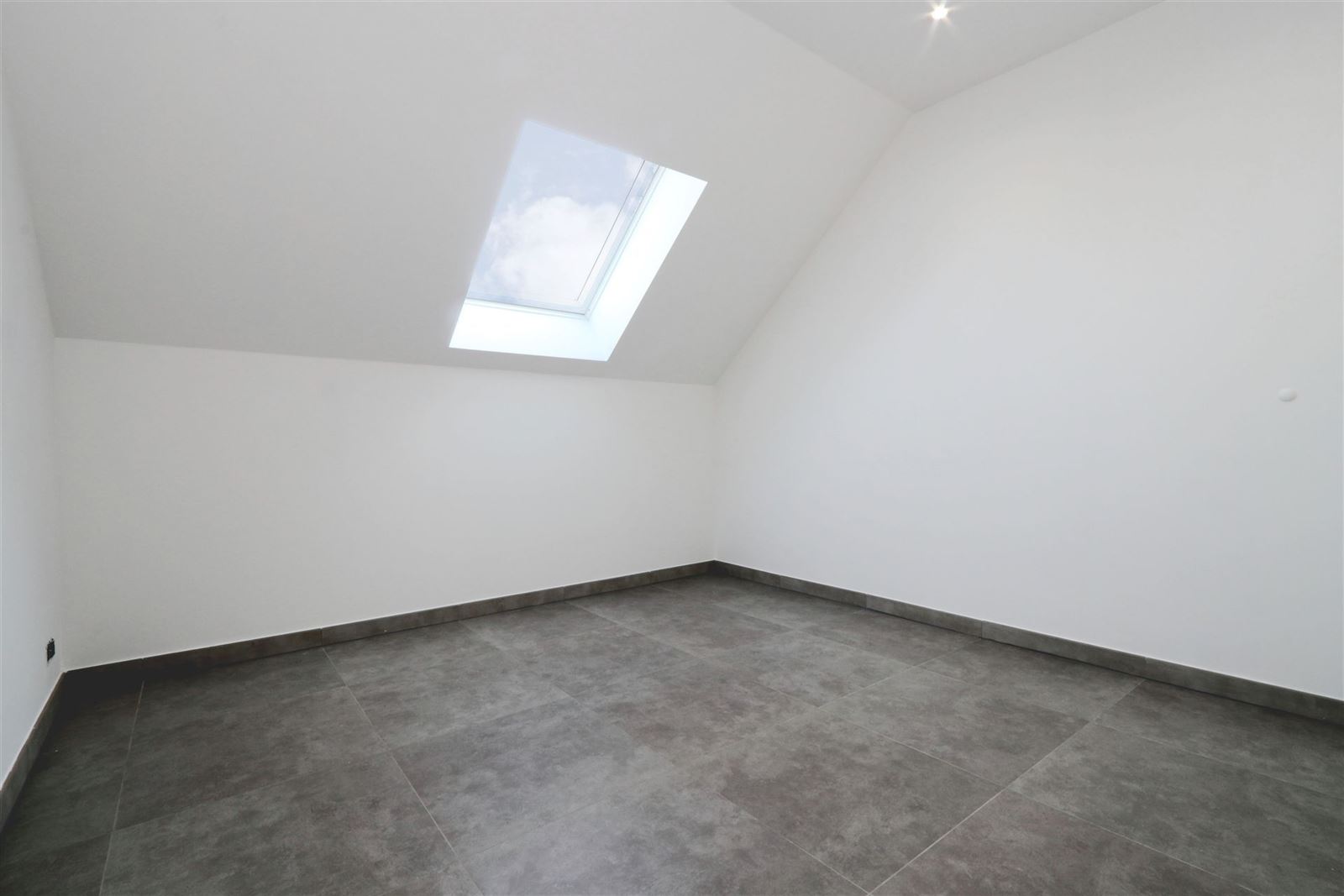 FOTO’S 12 : Duplex te 1640 SINT-GENESIUS-RODE (België) - Prijs € 1.650