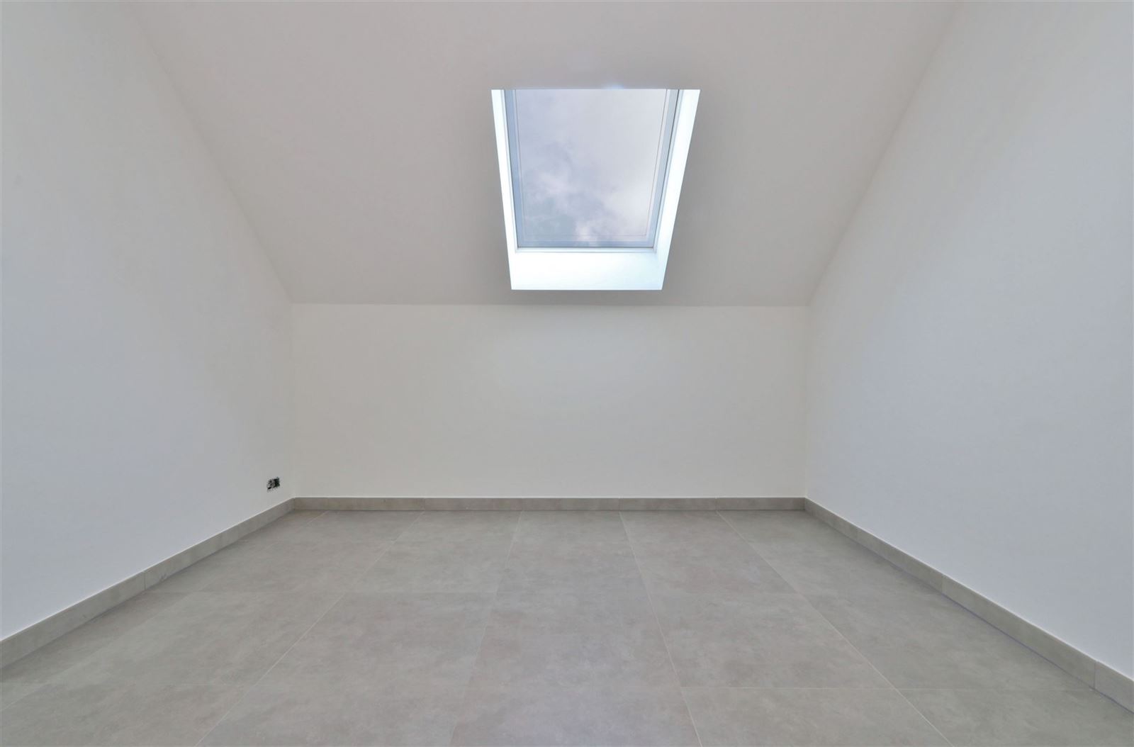 FOTO’S 11 : Duplex te 1640 SINT-GENESIUS-RODE (België) - Prijs € 1.650