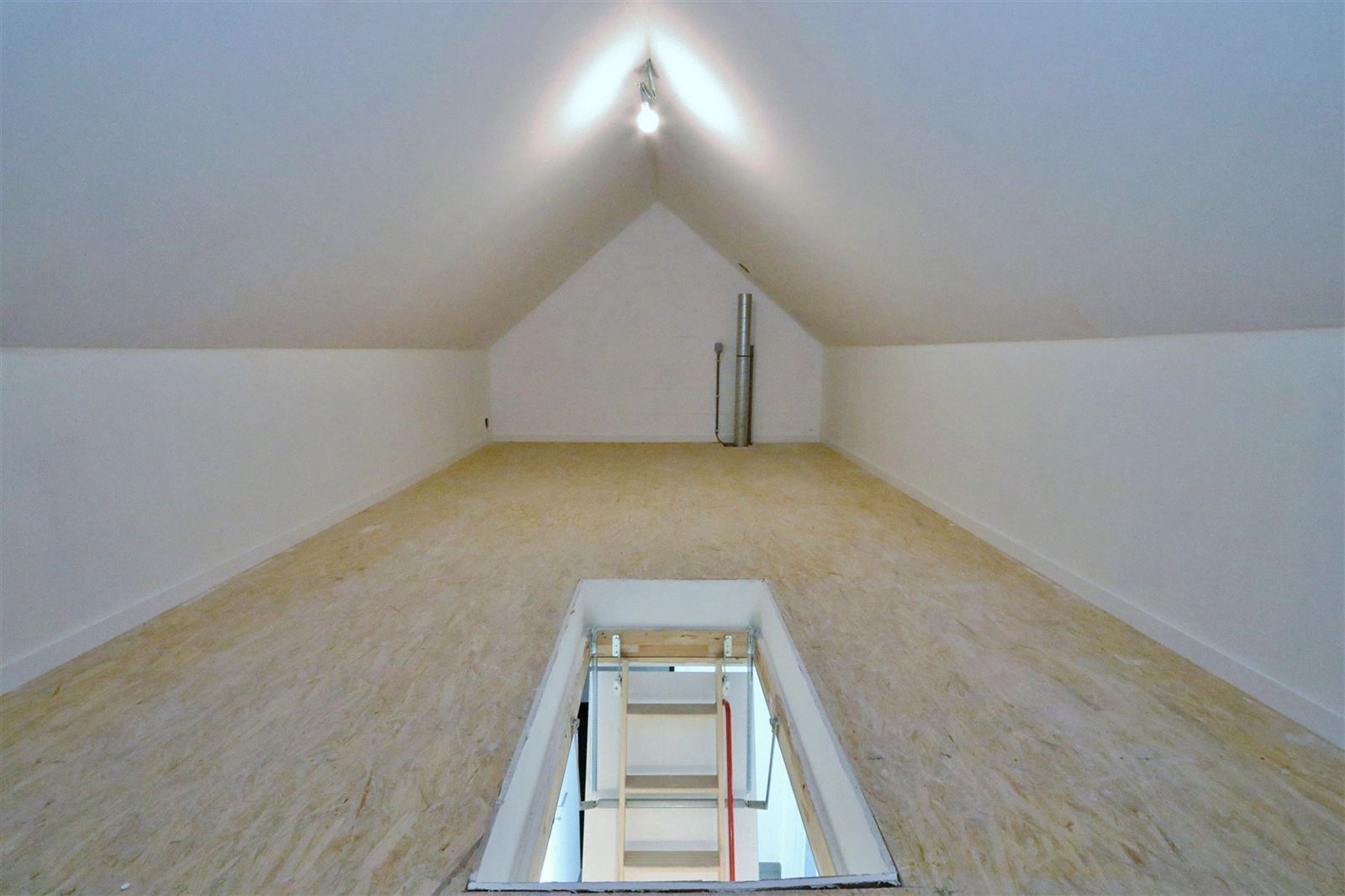 FOTO’S 21 : Duplex te 1640 SINT-GENESIUS-RODE (België) - Prijs € 1.650