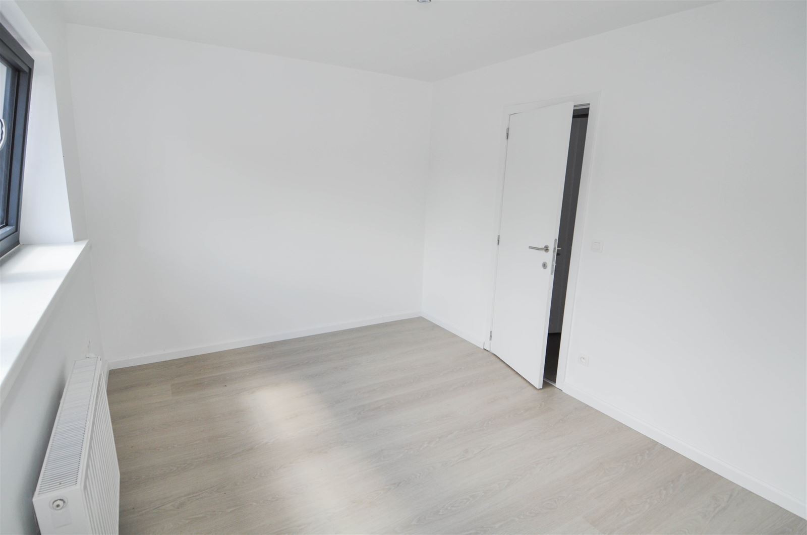 FOTO’S 15 : Woning te 1640 SINT-GENESIUS-RODE (België) - Prijs € 1.550