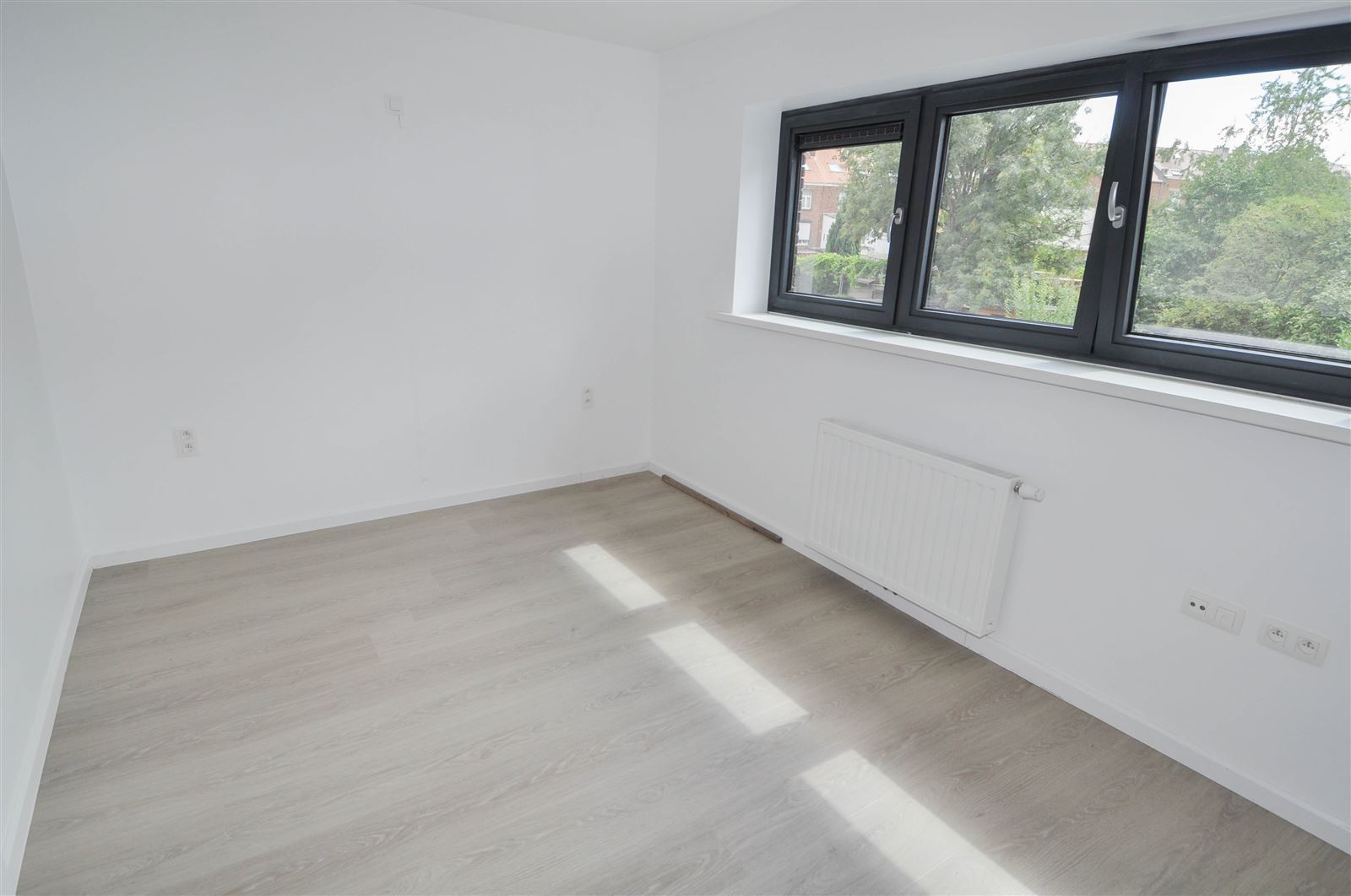 FOTO’S 14 : Woning te 1640 SINT-GENESIUS-RODE (België) - Prijs € 1.550