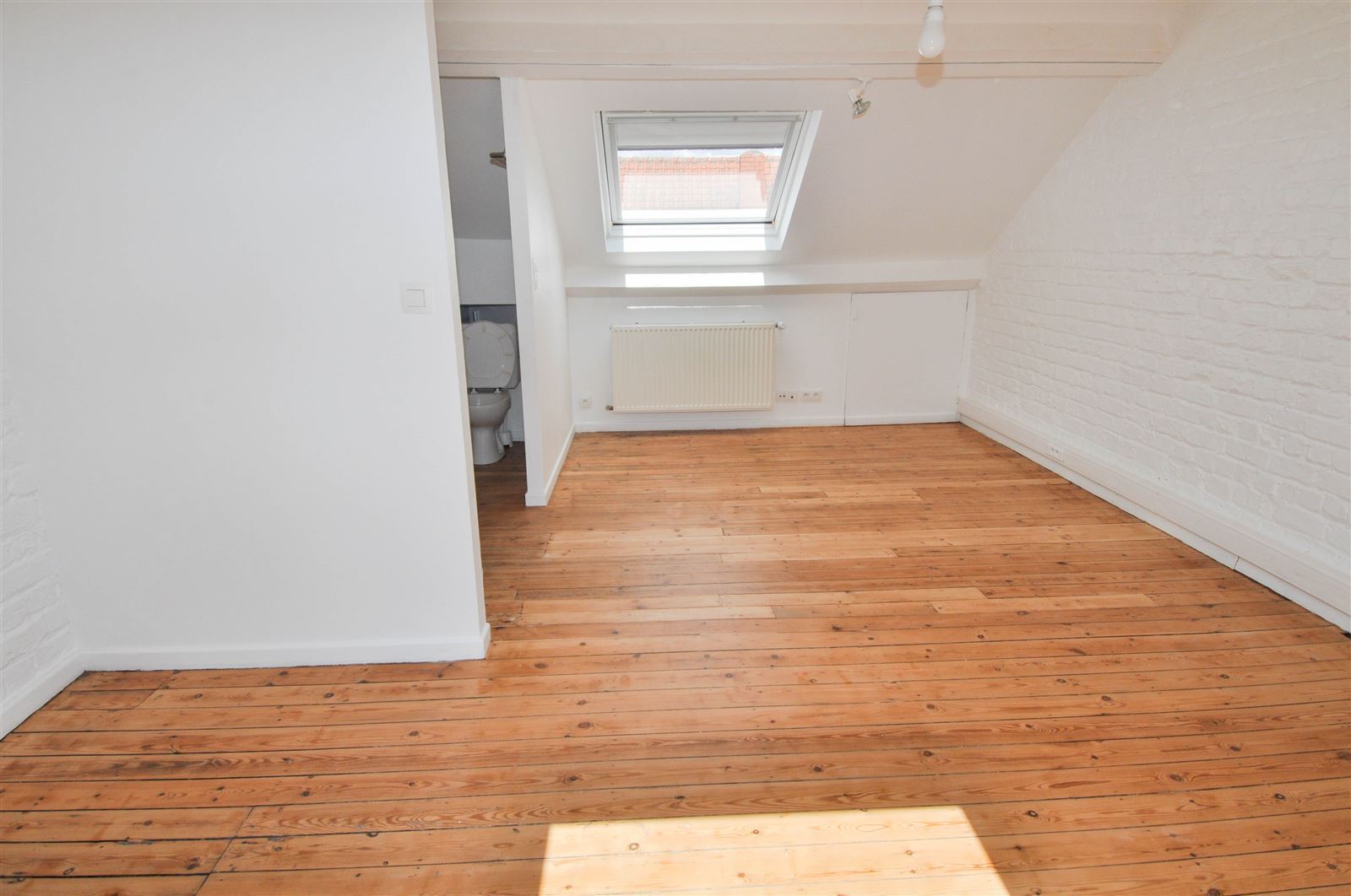 FOTO’S 16 : Woning te 1640 SINT-GENESIUS-RODE (België) - Prijs € 1.550