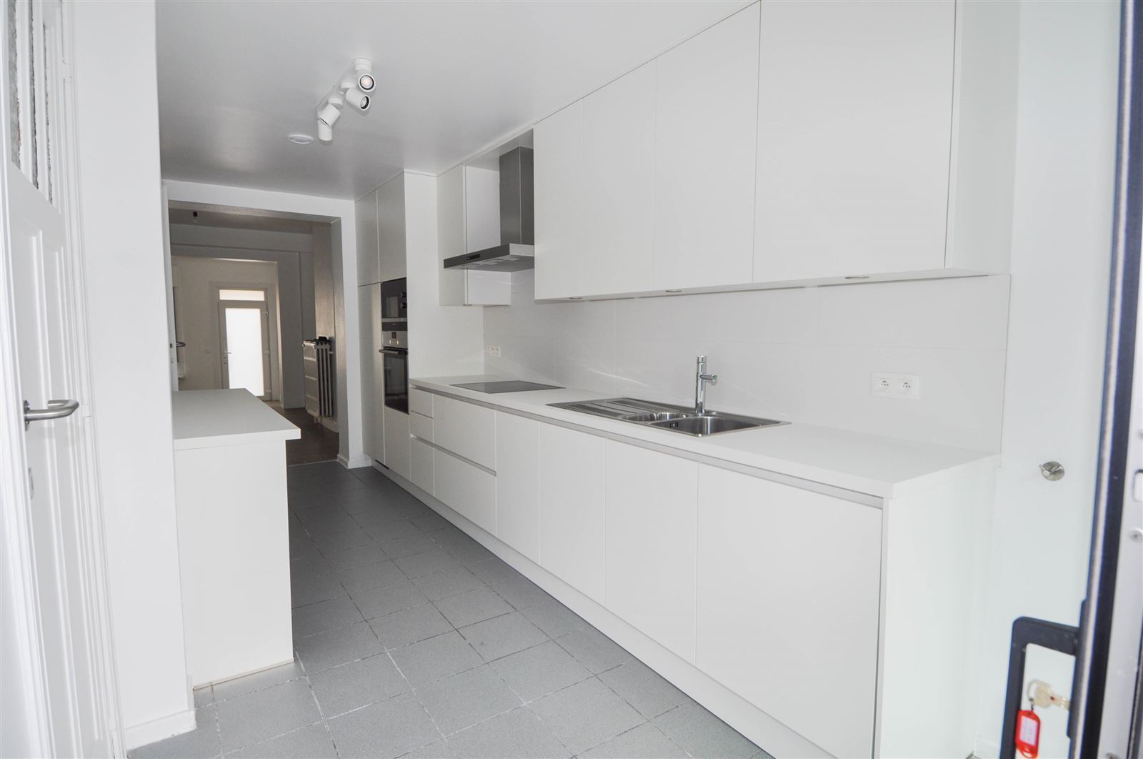FOTO’S 9 : Woning te 1640 SINT-GENESIUS-RODE (België) - Prijs € 1.550