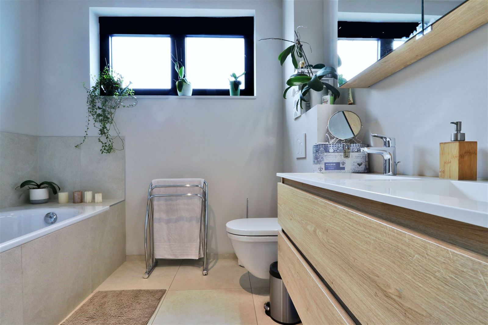 FOTO’S 15 : Appartement te 1640 SINT-GENESIUS-RODE (België) - Prijs € 1.590