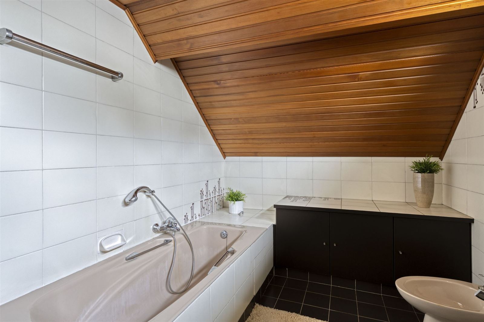 FOTO’S 15 : Woning te 1600 SINT-PIETERS-LEEUW (België) - Prijs € 548.000