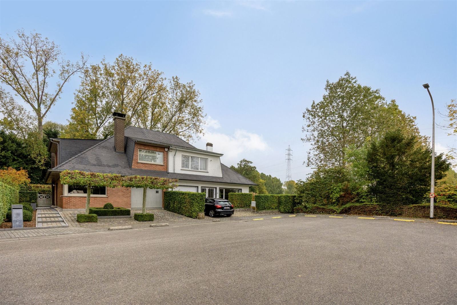 FOTO’S 1 : Woning te 1600 SINT-PIETERS-LEEUW (België) - Prijs € 545.000