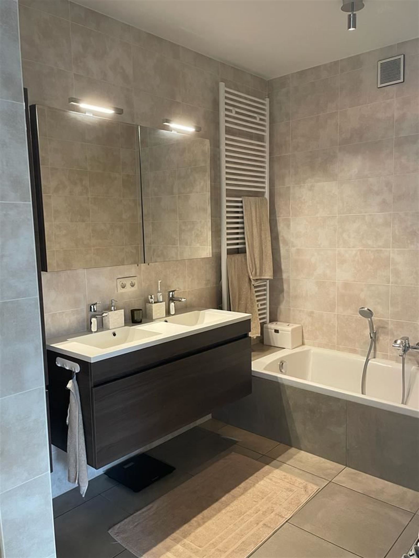 FOTO’S 11 : Appartement te 1500 HALLE (België) - Prijs € 1.020