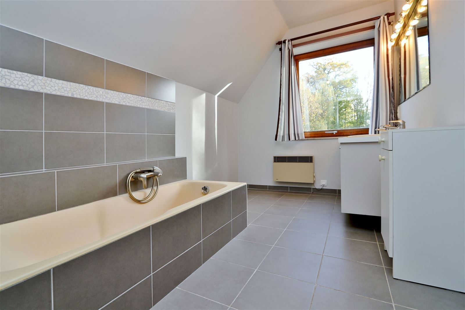 FOTO’S 17 : Woning te 1650 BEERSEL (België) - Prijs € 2.300