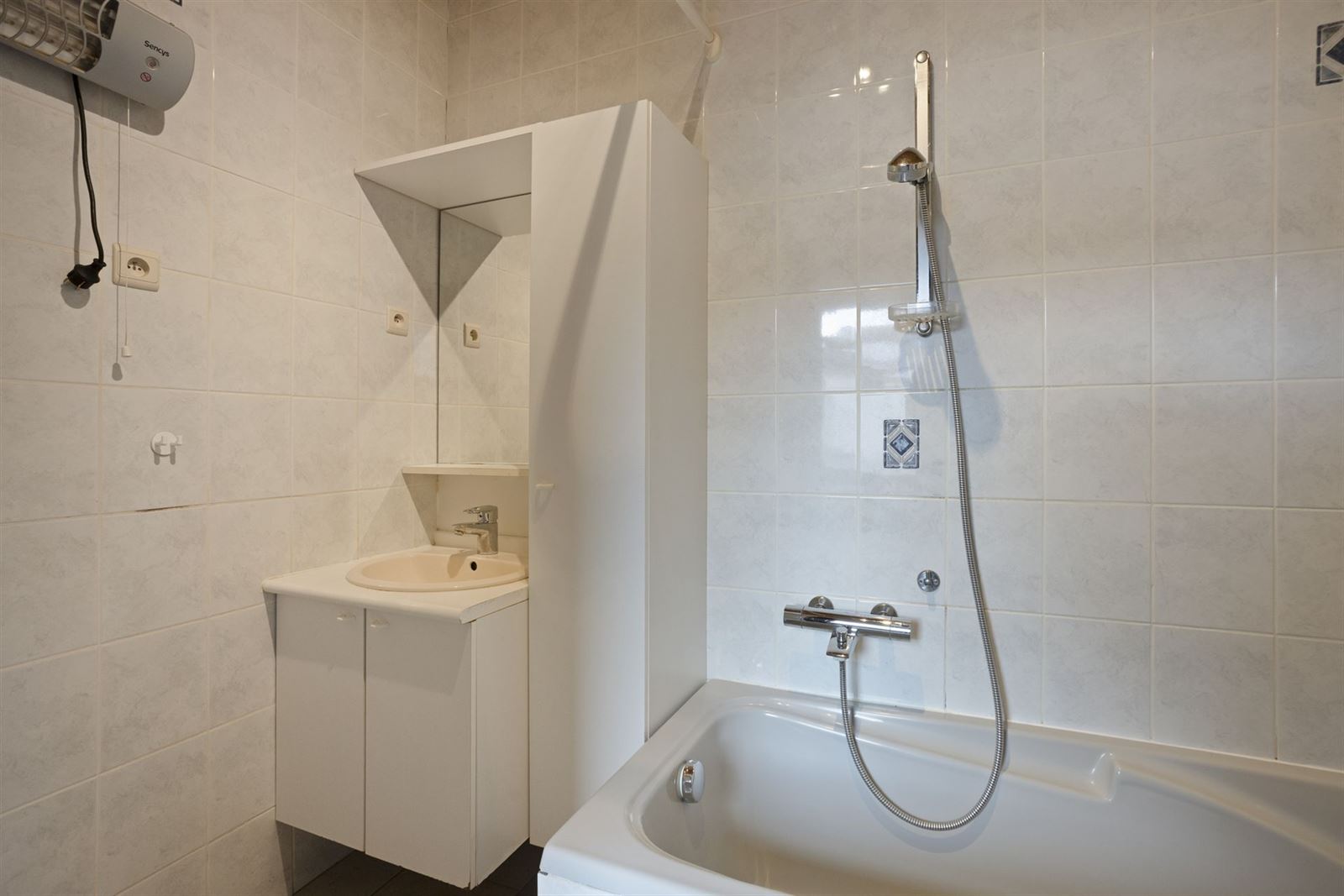 FOTO’S 24 : Woning te 1750 SINT-MARTENS-LENNIK (België) - Prijs € 499.000