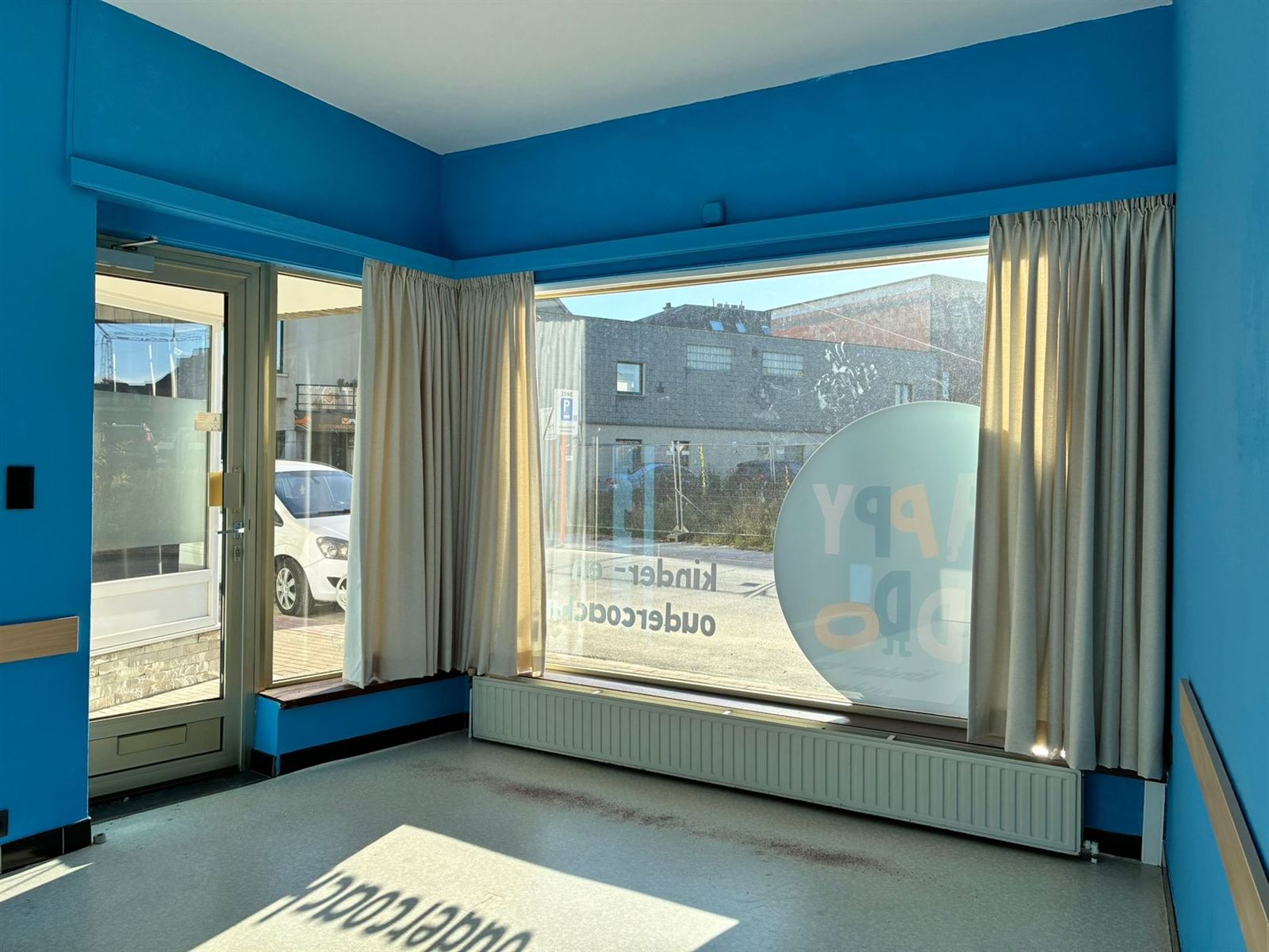 FOTO’S 3 : Handelsgalerij te 1750 SINT-KWINTENS-LENNIK (België) - Prijs € 600