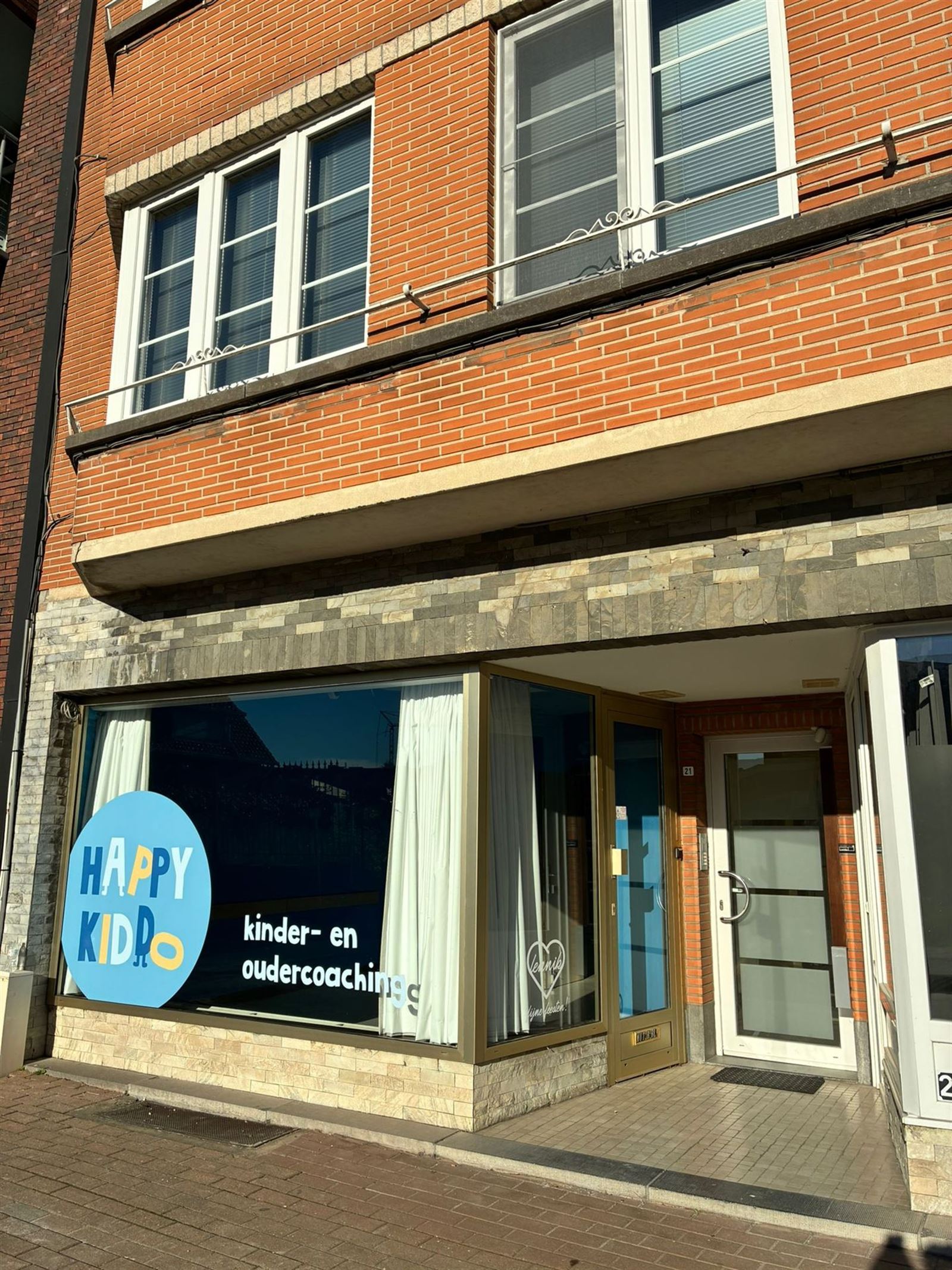 FOTO’S 11 : Handelsgalerij te 1750 SINT-KWINTENS-LENNIK (België) - Prijs € 600