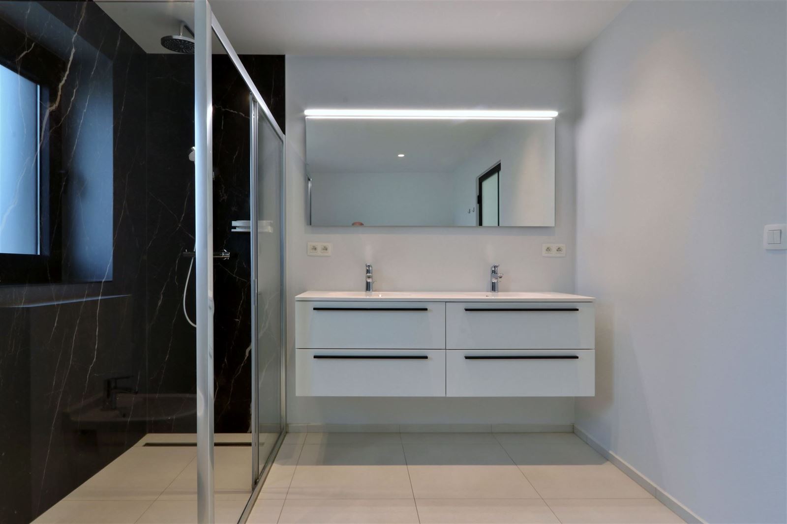 FOTO’S 18 : Appartement te 1640 SINT-GENESIUS-RODE (België) - Prijs € 2.700