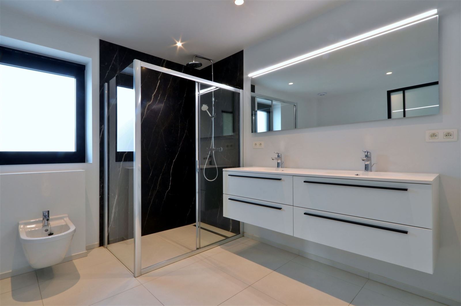 FOTO’S 19 : Appartement te 1640 SINT-GENESIUS-RODE (België) - Prijs € 2.700